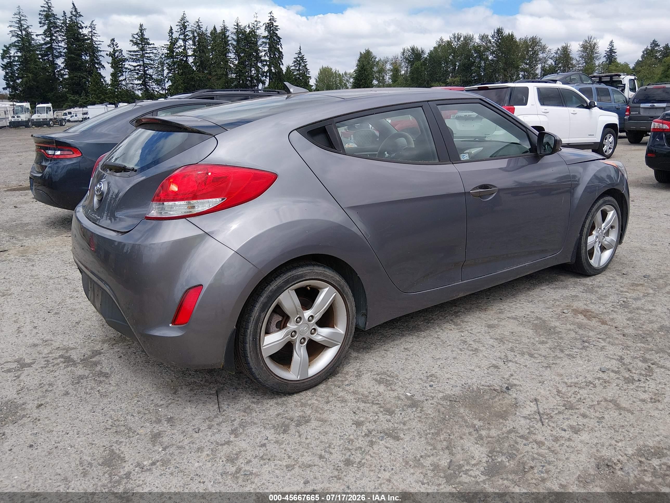 2013 Hyundai Veloster Base W/black Gray vin: KMHTC6AD7DU103192