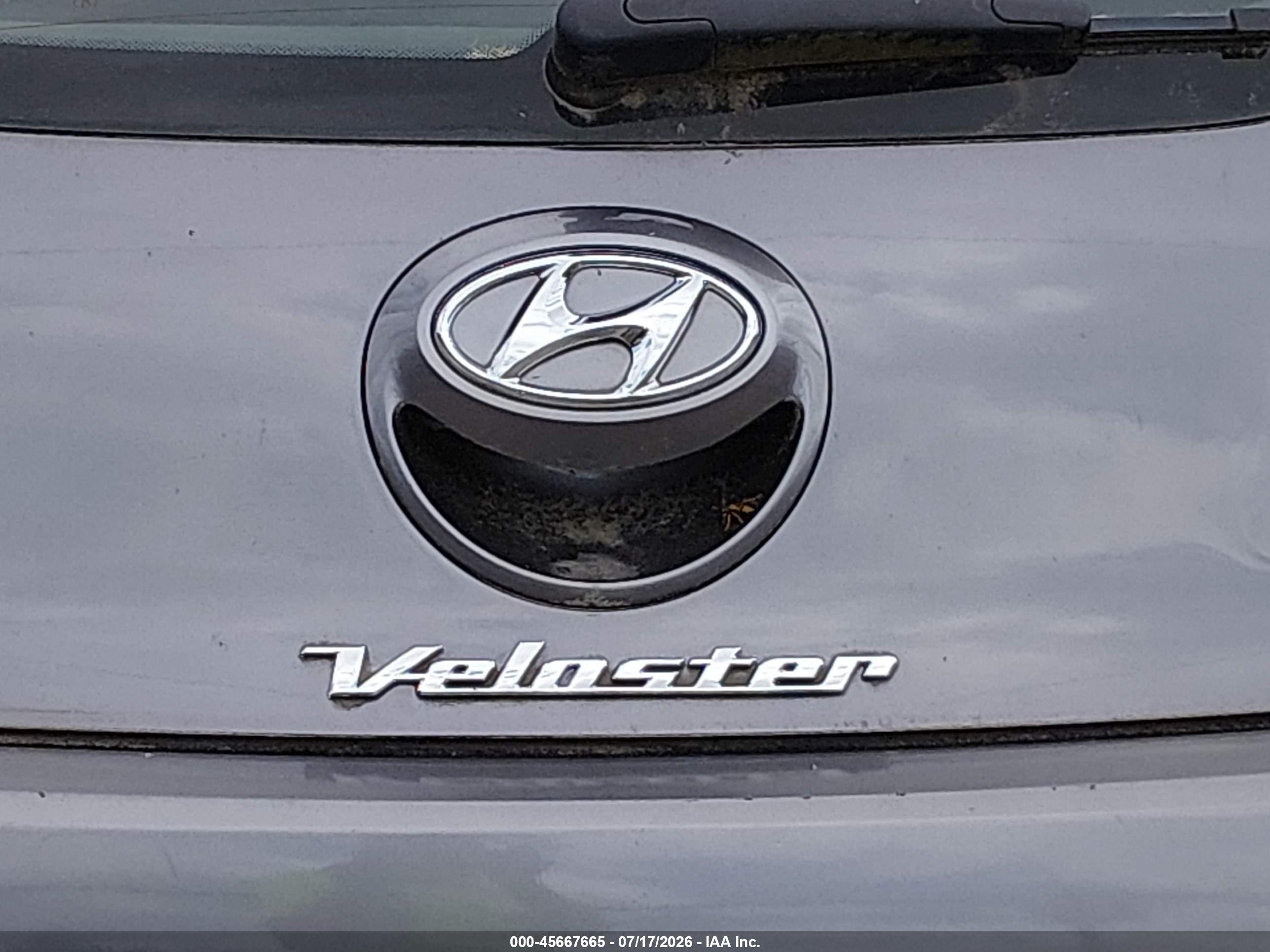 2013 Hyundai Veloster Base W/black Gray vin: KMHTC6AD7DU103192