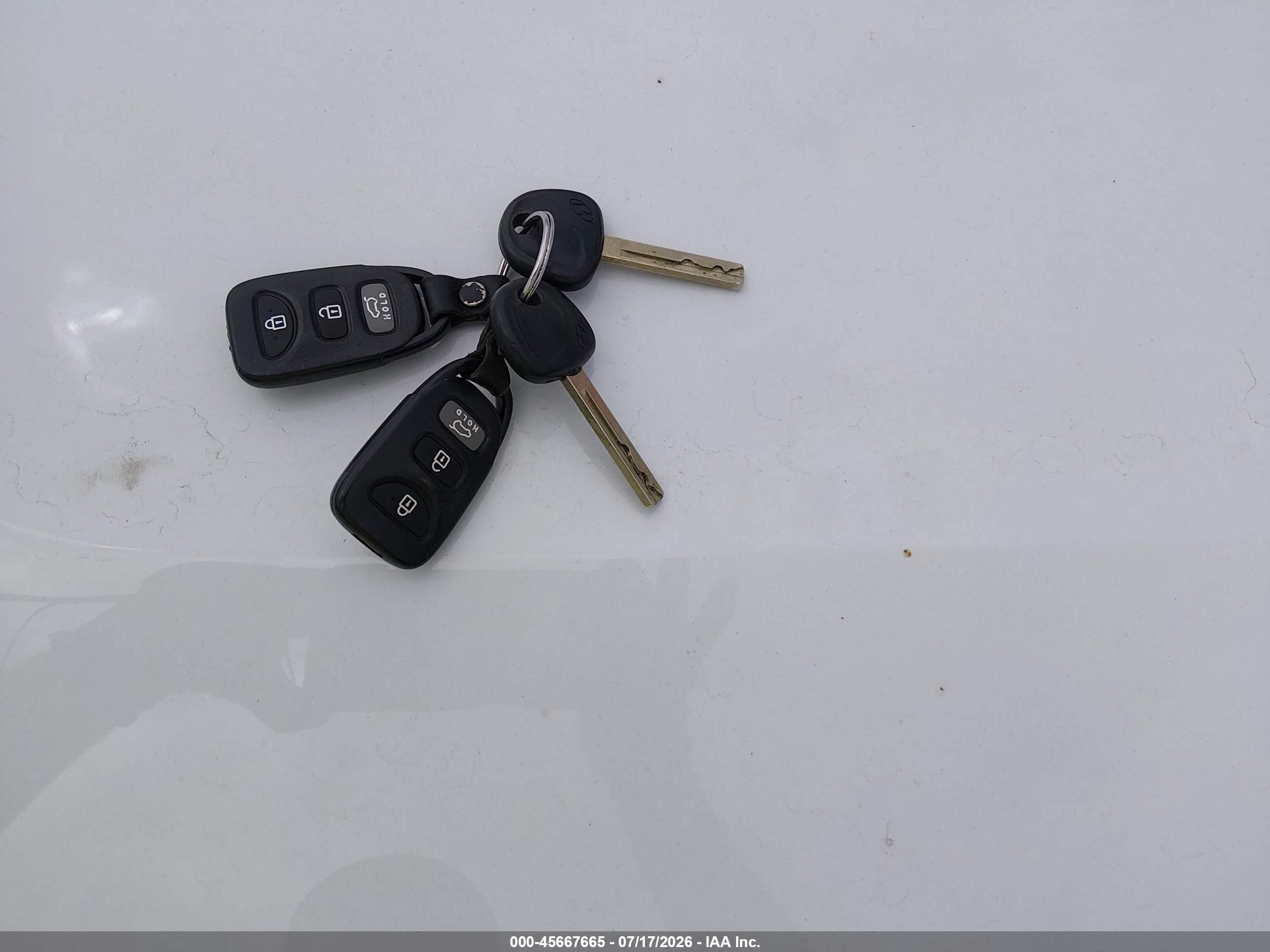 2013 Hyundai Veloster Base W/black Gray vin: KMHTC6AD7DU103192