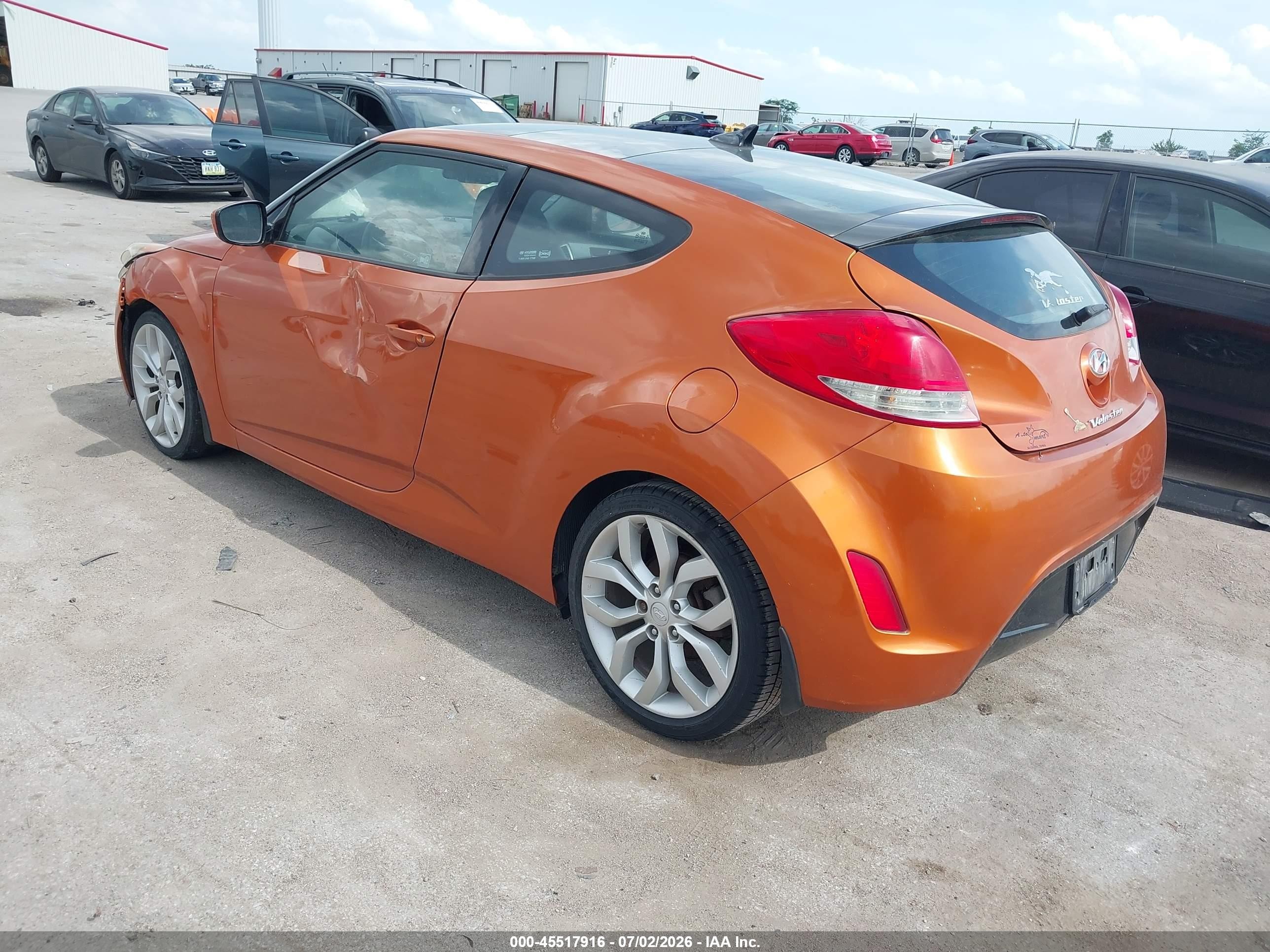 2013 Hyundai Veloster Base W/black Orange vin: KMHTC6AD7DU105752