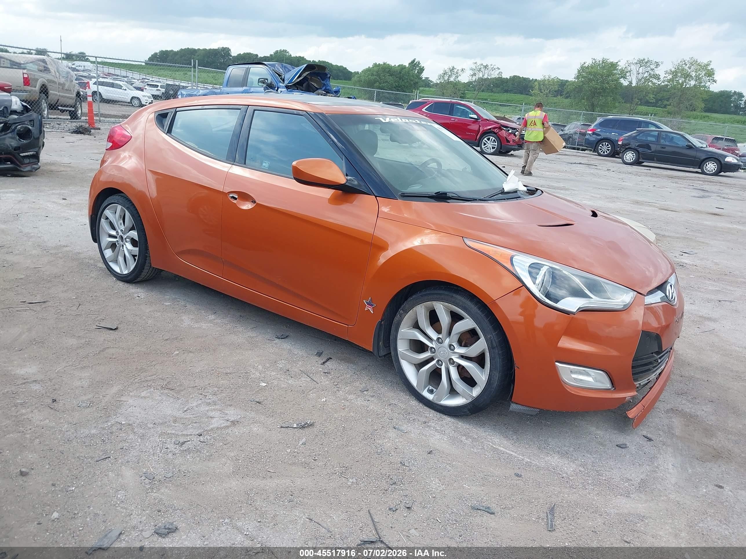 2013 Hyundai Veloster Base W/black Orange vin: KMHTC6AD7DU105752