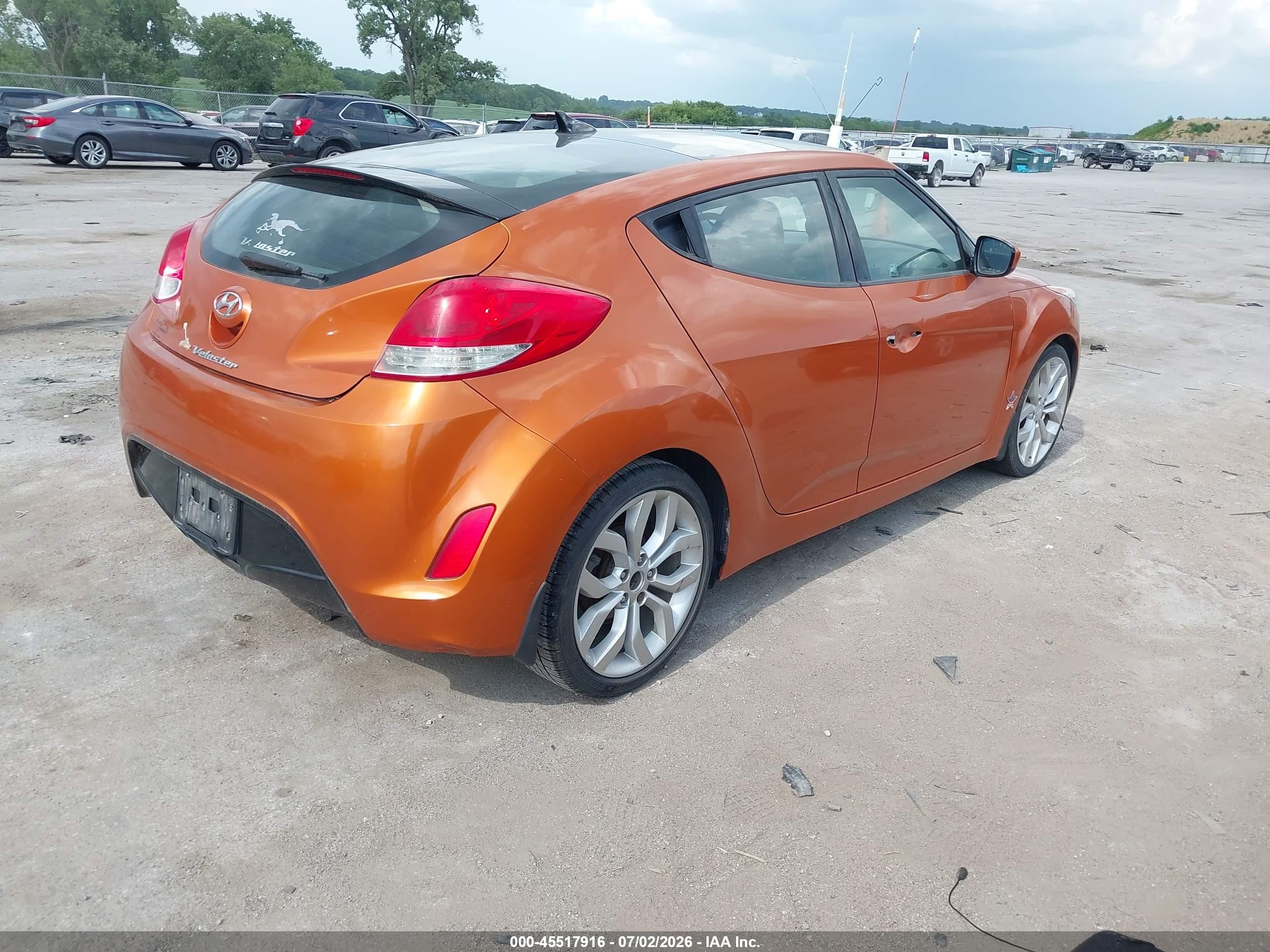 2013 Hyundai Veloster Base W/black Orange vin: KMHTC6AD7DU105752