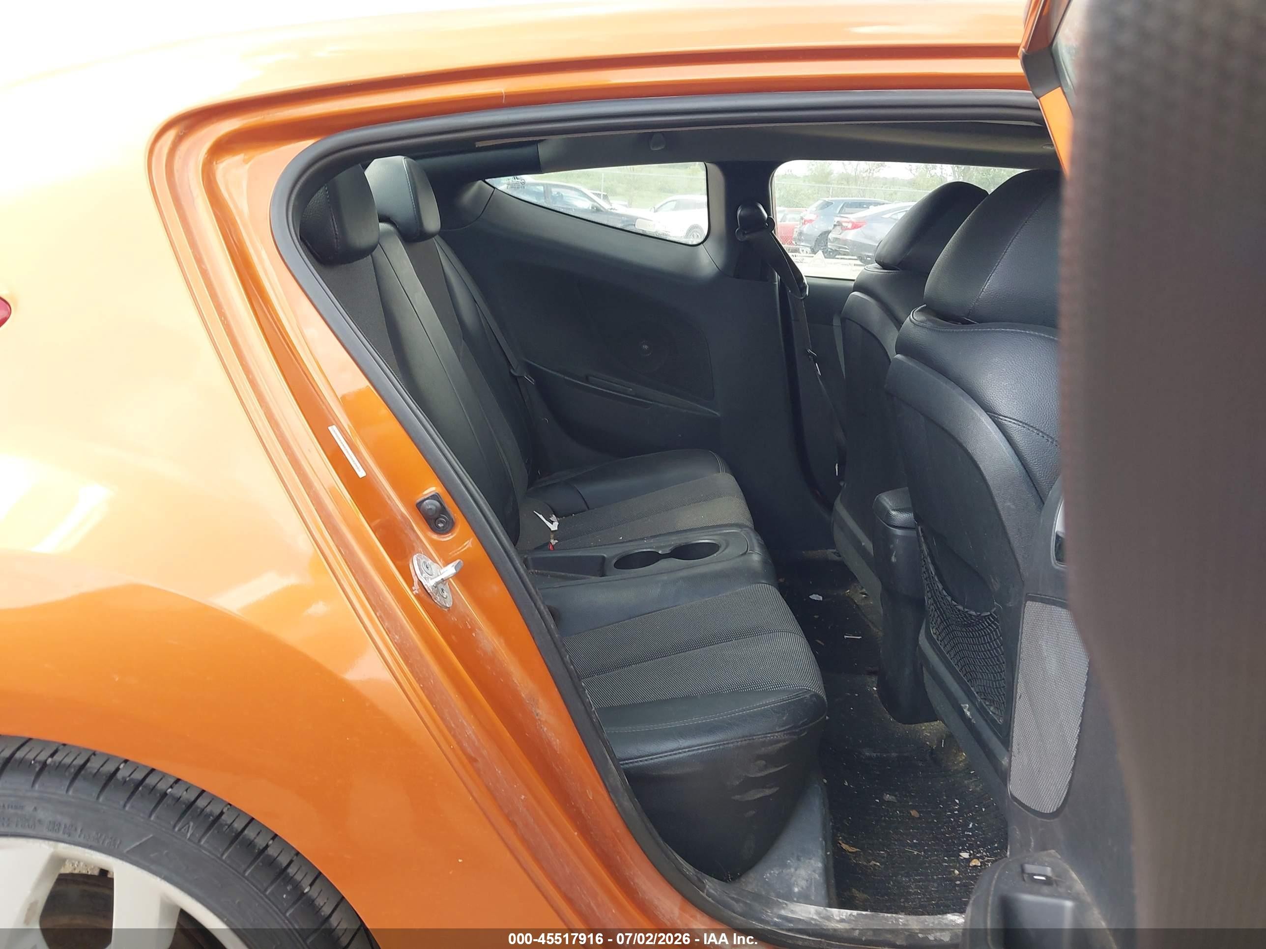 2013 Hyundai Veloster Base W/black Orange vin: KMHTC6AD7DU105752