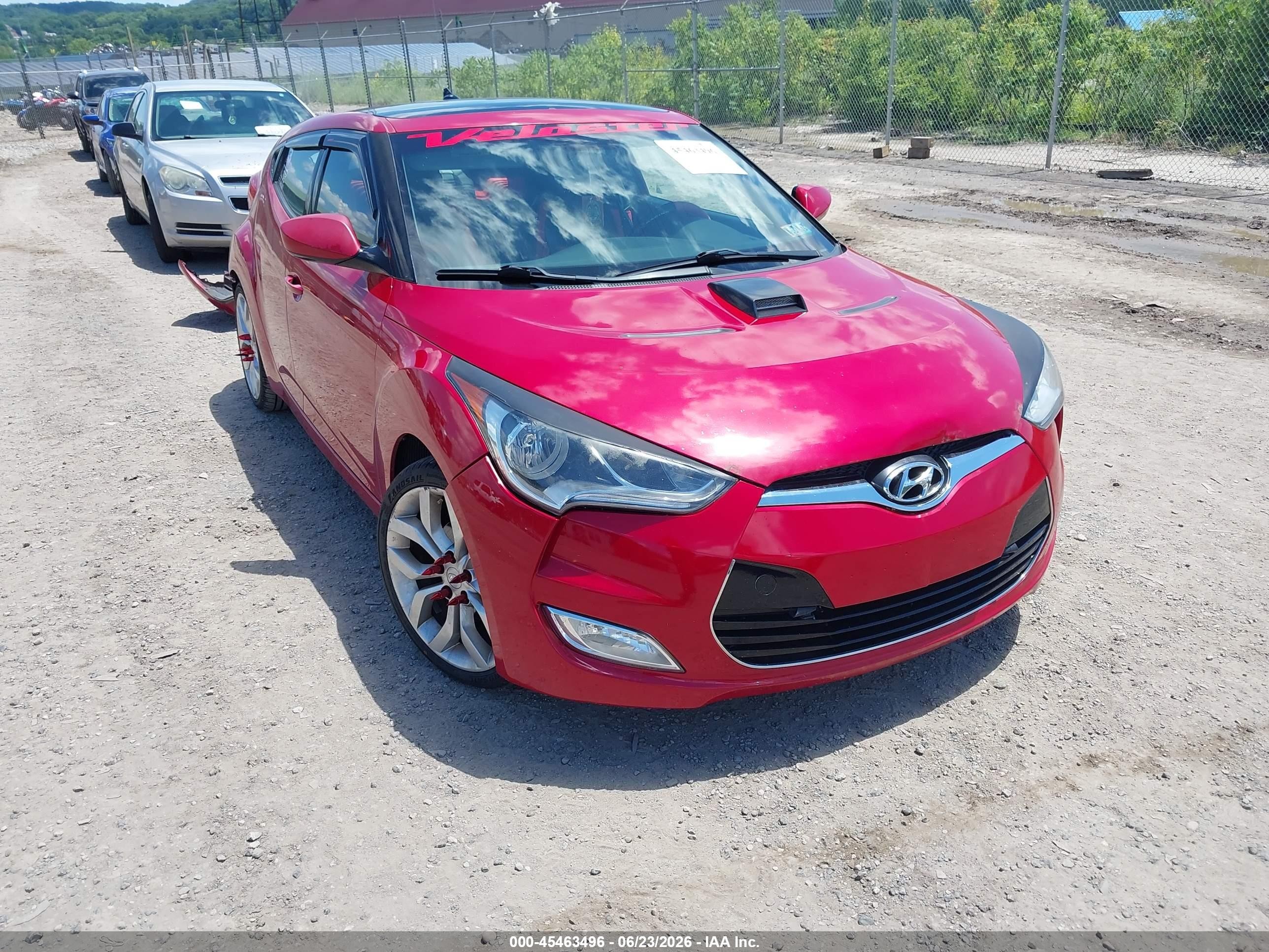 2013 Hyundai Veloster Base W/gray Red vin: KMHTC6AD7DU116945