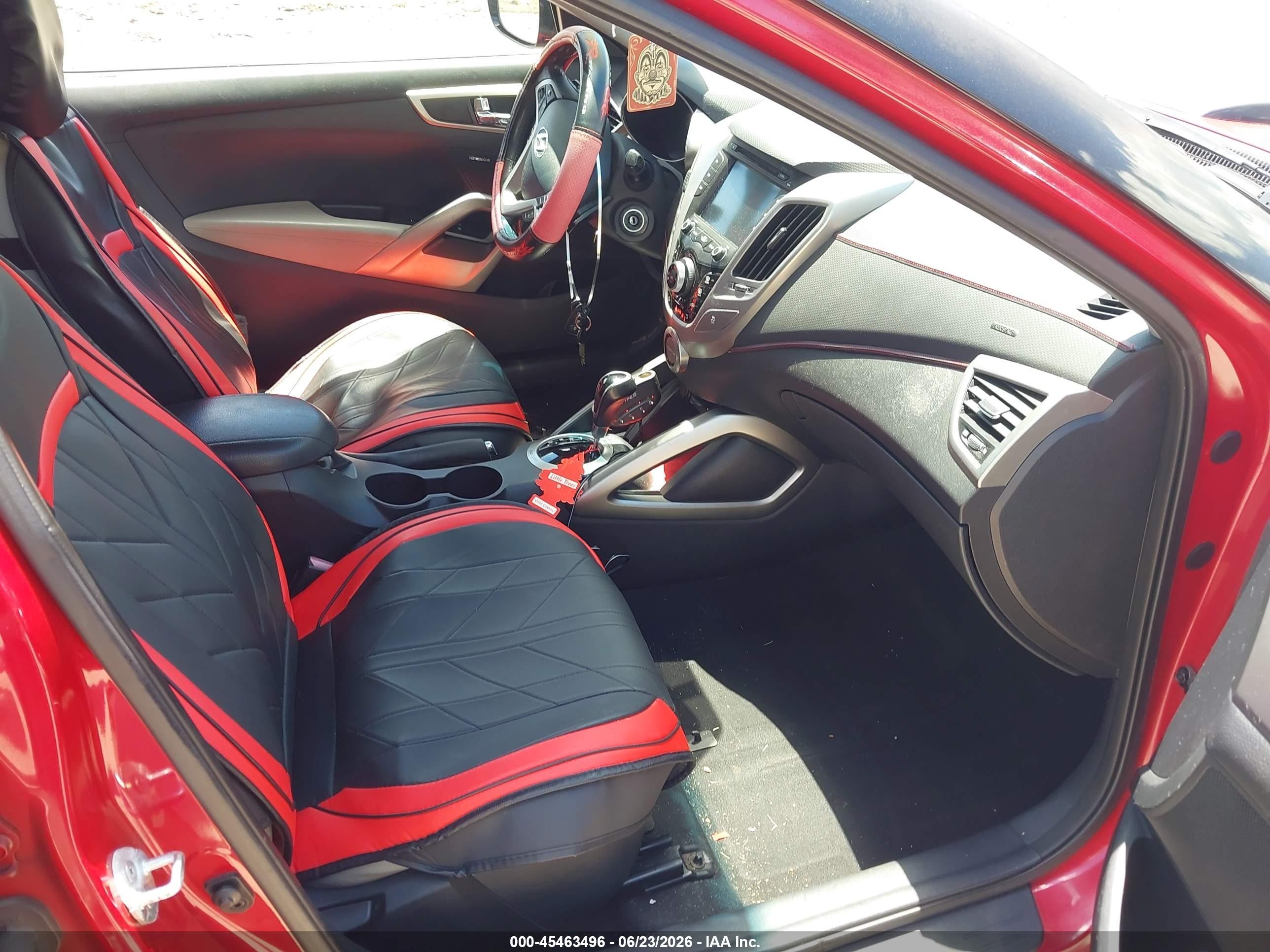 2013 Hyundai Veloster Base W/gray Red vin: KMHTC6AD7DU116945