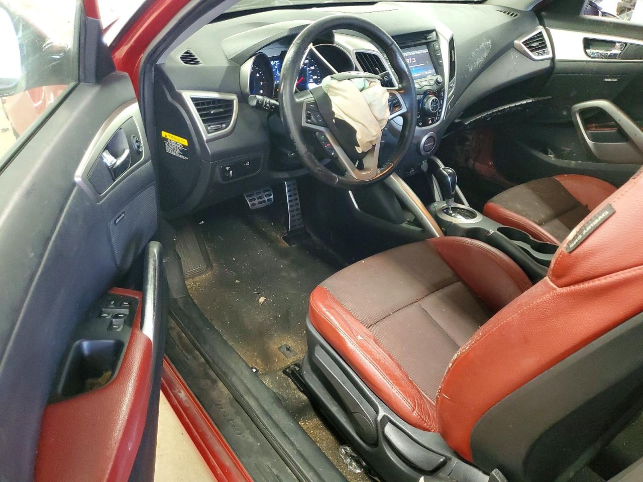 2013 Hyundai Veloster Base Red vin: KMHTC6AD7DU129744
