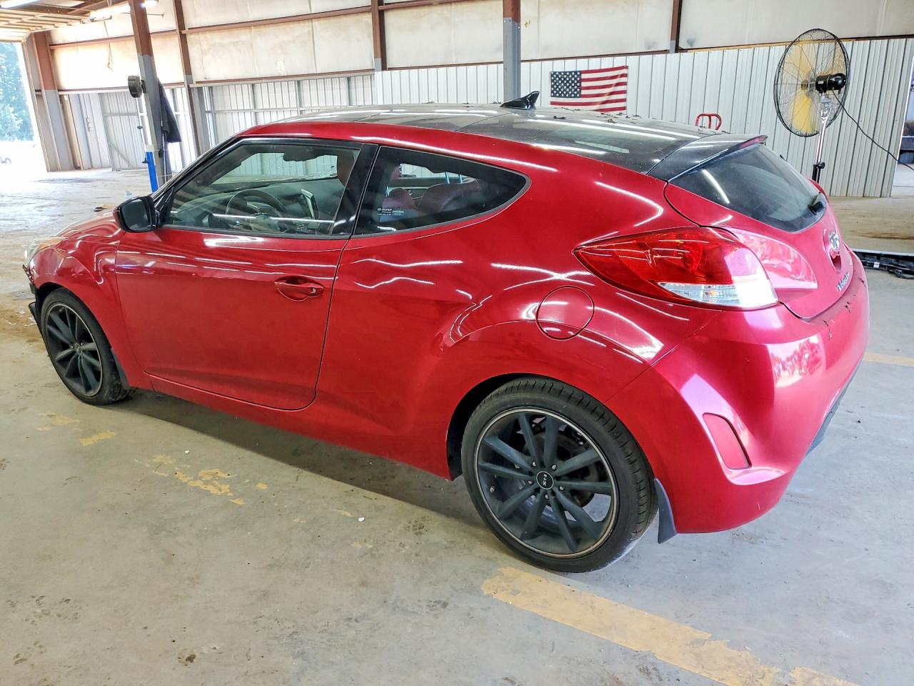 2013 Hyundai Veloster Base Red vin: KMHTC6AD7DU129744