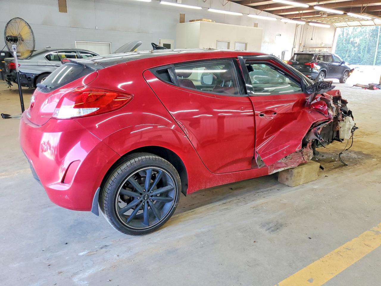2013 Hyundai Veloster Base Red vin: KMHTC6AD7DU129744