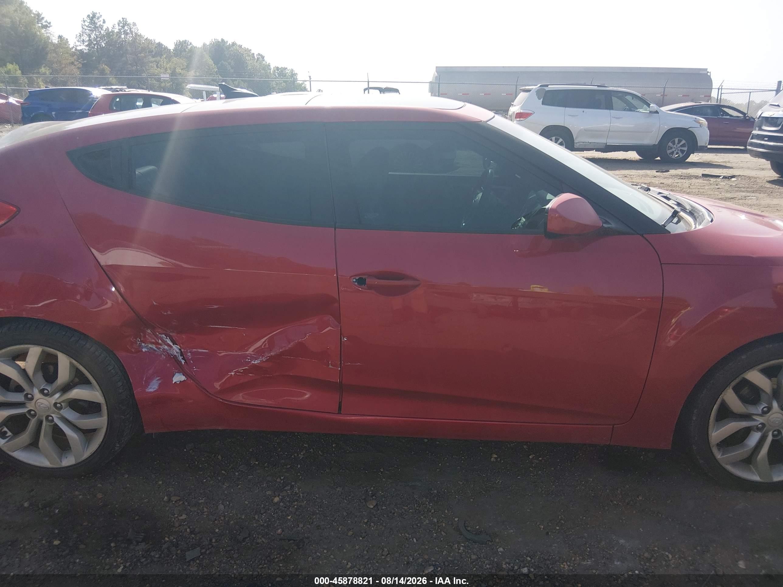 2013 Hyundai Veloster Base W/gray Red vin: KMHTC6AD7DU140307