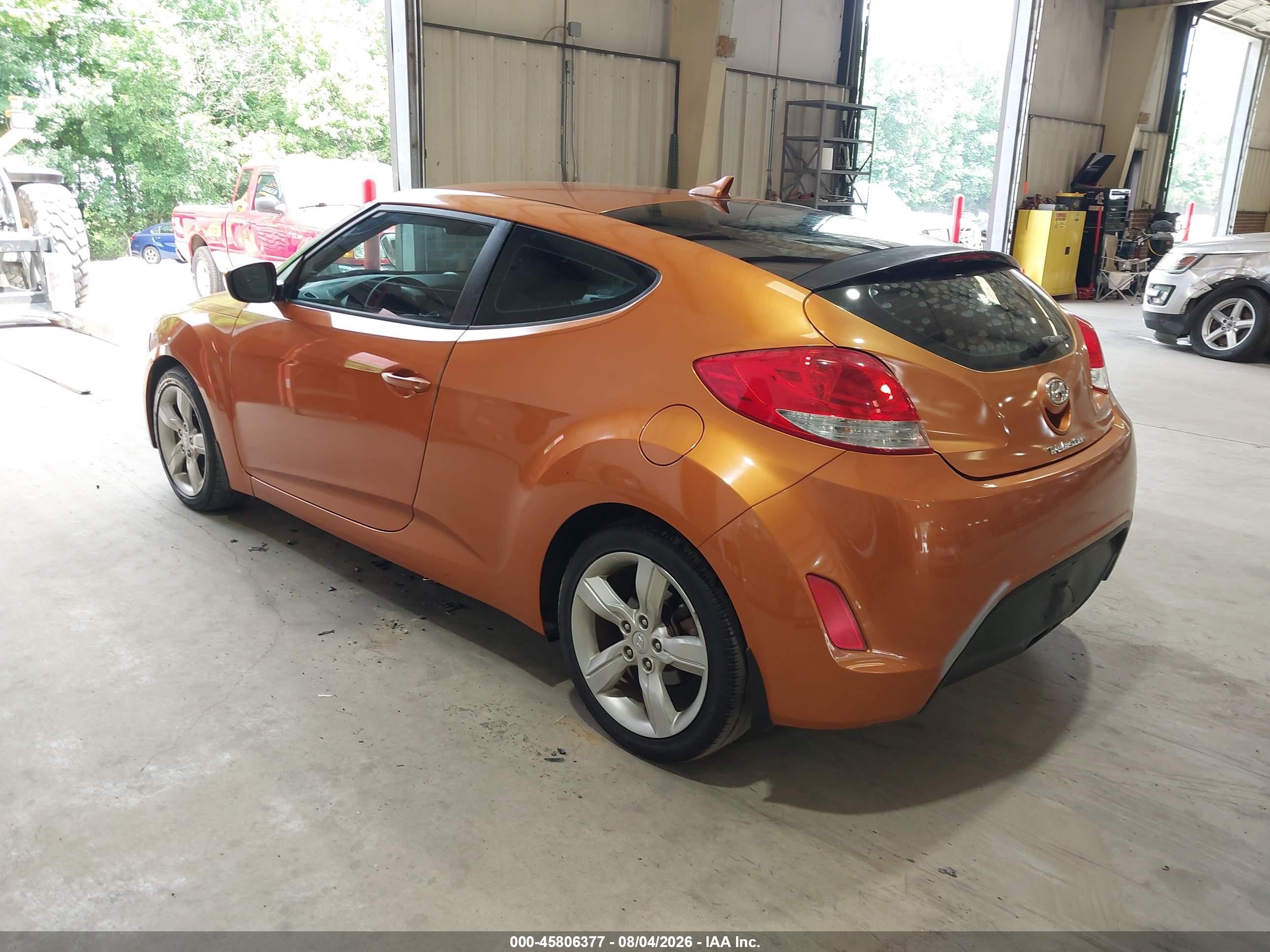 2013 Hyundai Veloster Base W/black Orange vin: KMHTC6AD7DU155437