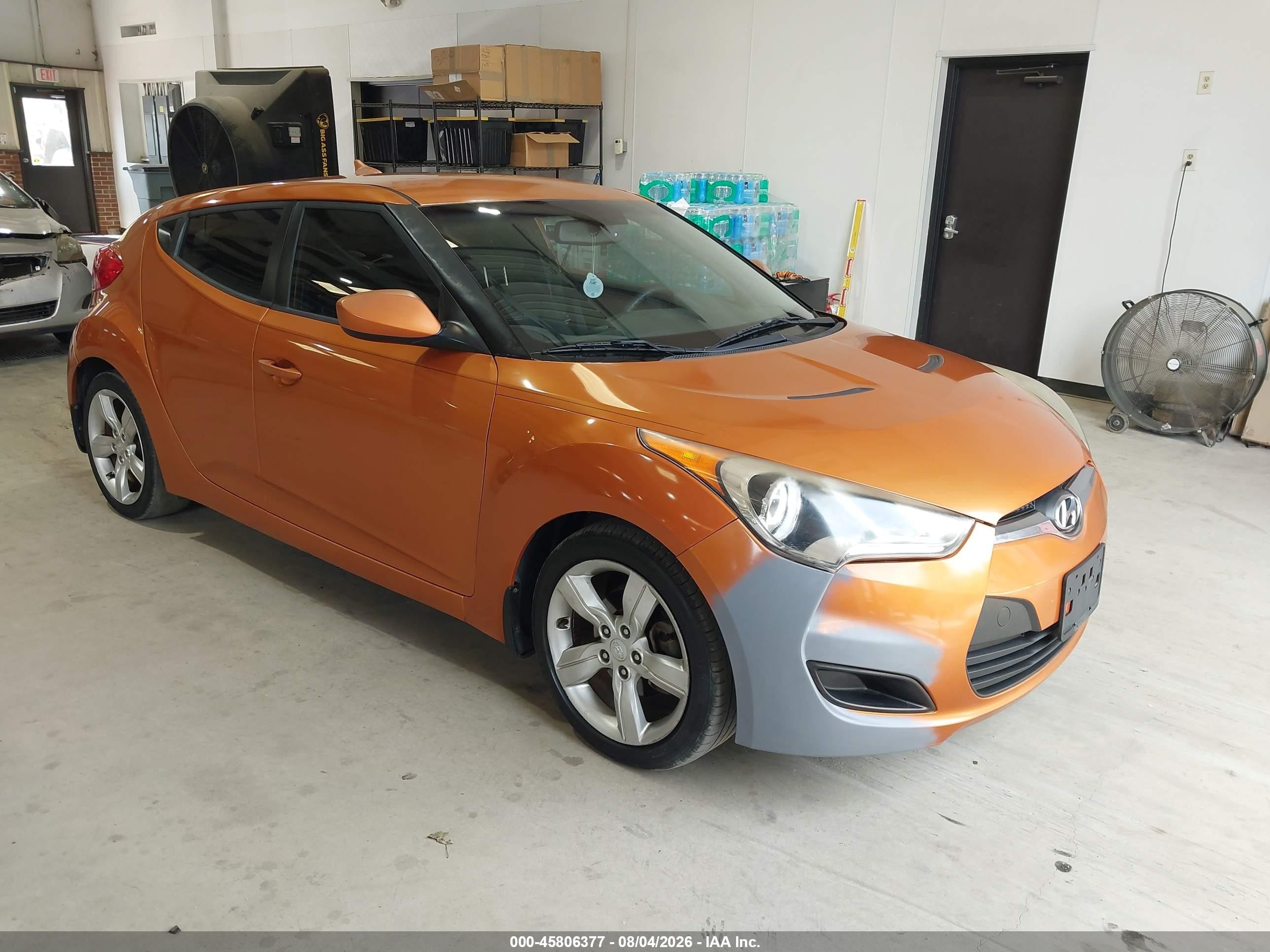 2013 Hyundai Veloster Base W/black Orange vin: KMHTC6AD7DU155437