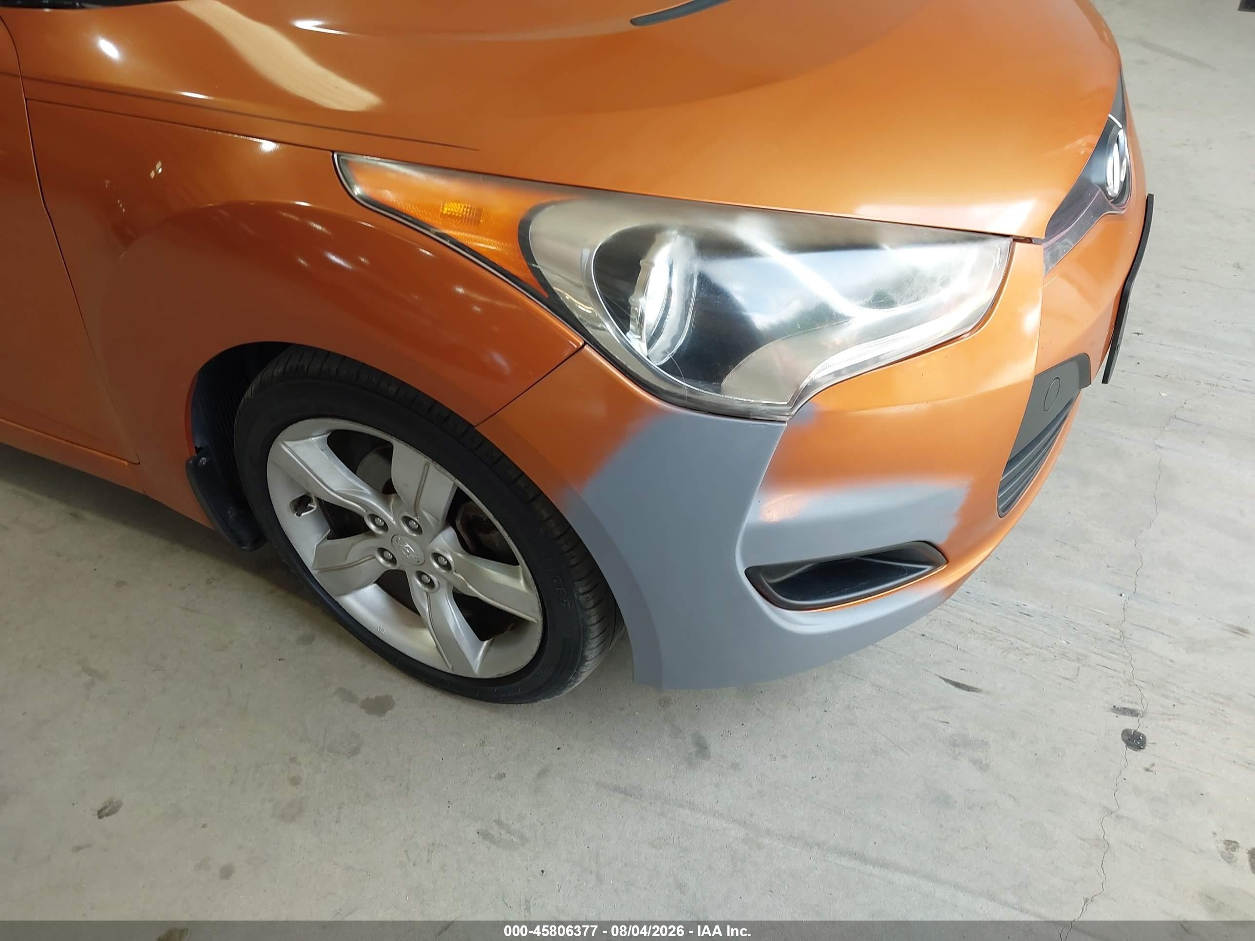 2013 Hyundai Veloster Base W/black Orange vin: KMHTC6AD7DU155437