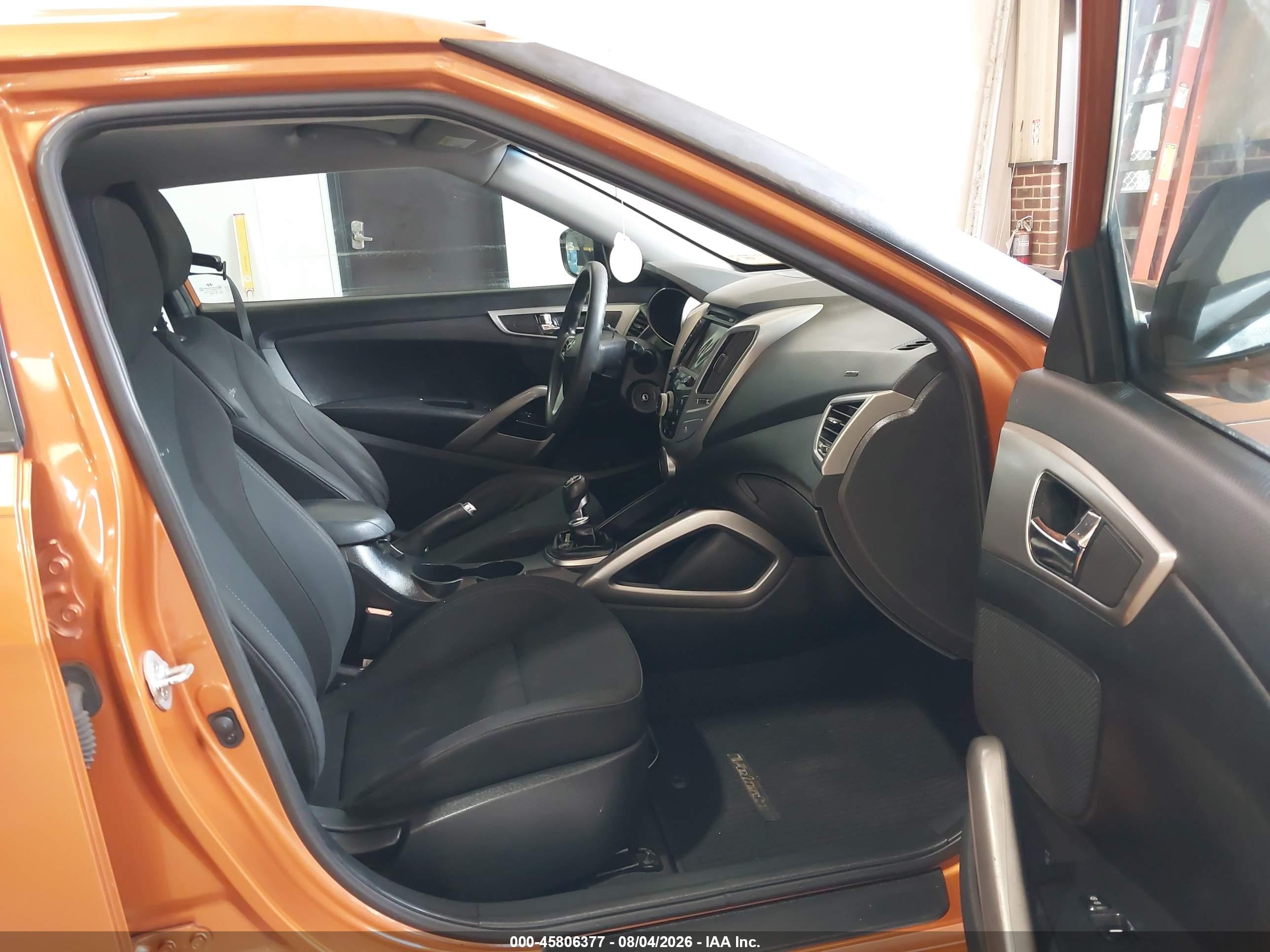 2013 Hyundai Veloster Base W/black Orange vin: KMHTC6AD7DU155437