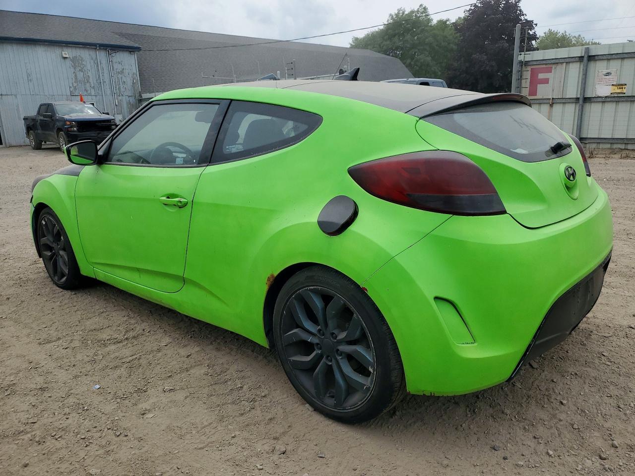 2013 Hyundai Veloster Base Green vin: KMHTC6AD7DU155910