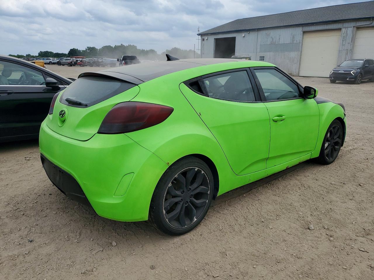 2013 Hyundai Veloster Base Green vin: KMHTC6AD7DU155910
