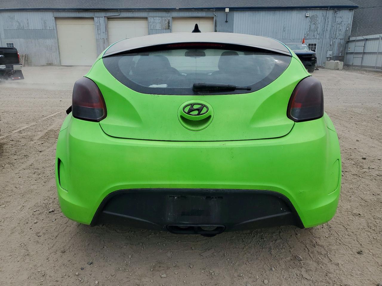 2013 Hyundai Veloster Base Green vin: KMHTC6AD7DU155910