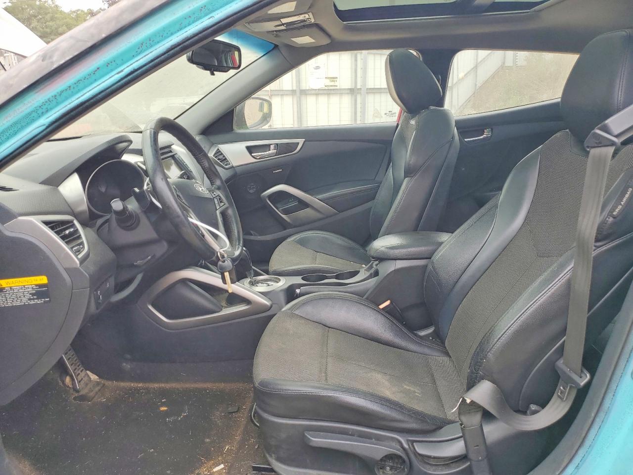 2013 Hyundai Veloster Base Green vin: KMHTC6AD7DU155910