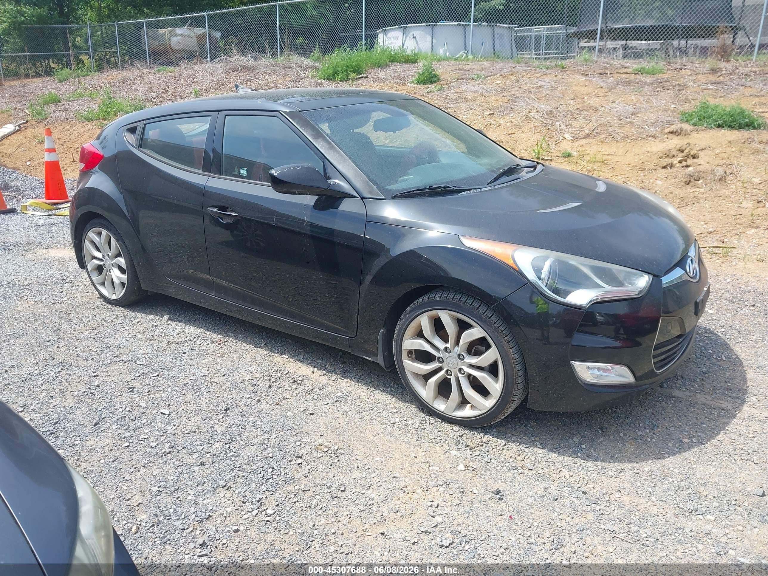 2013 Hyundai Veloster   Black vin: KMHTC6AD7DU165644