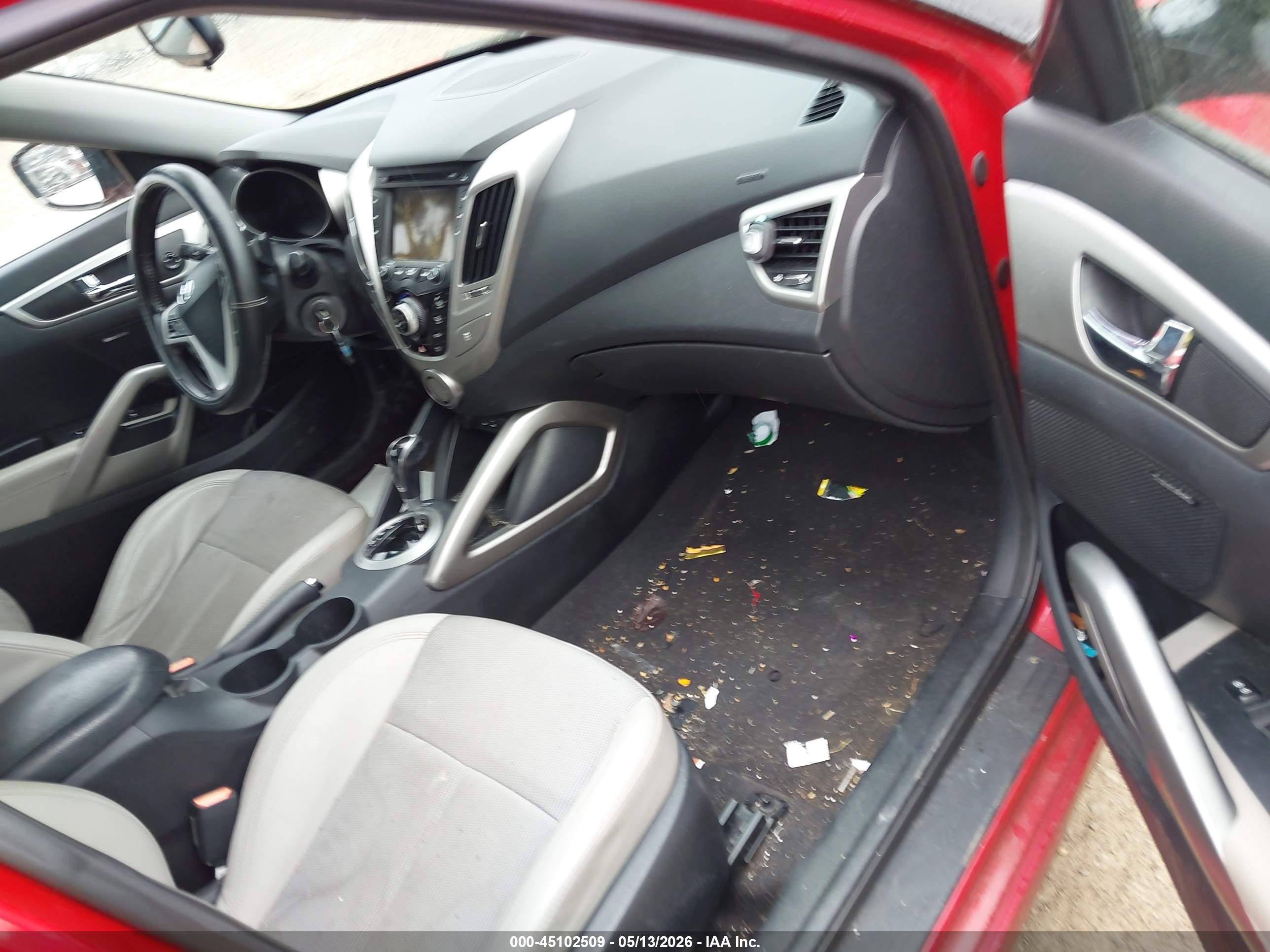 2013 Hyundai Veloster Base W/gray Красный vin: KMHTC6AD7DU175588