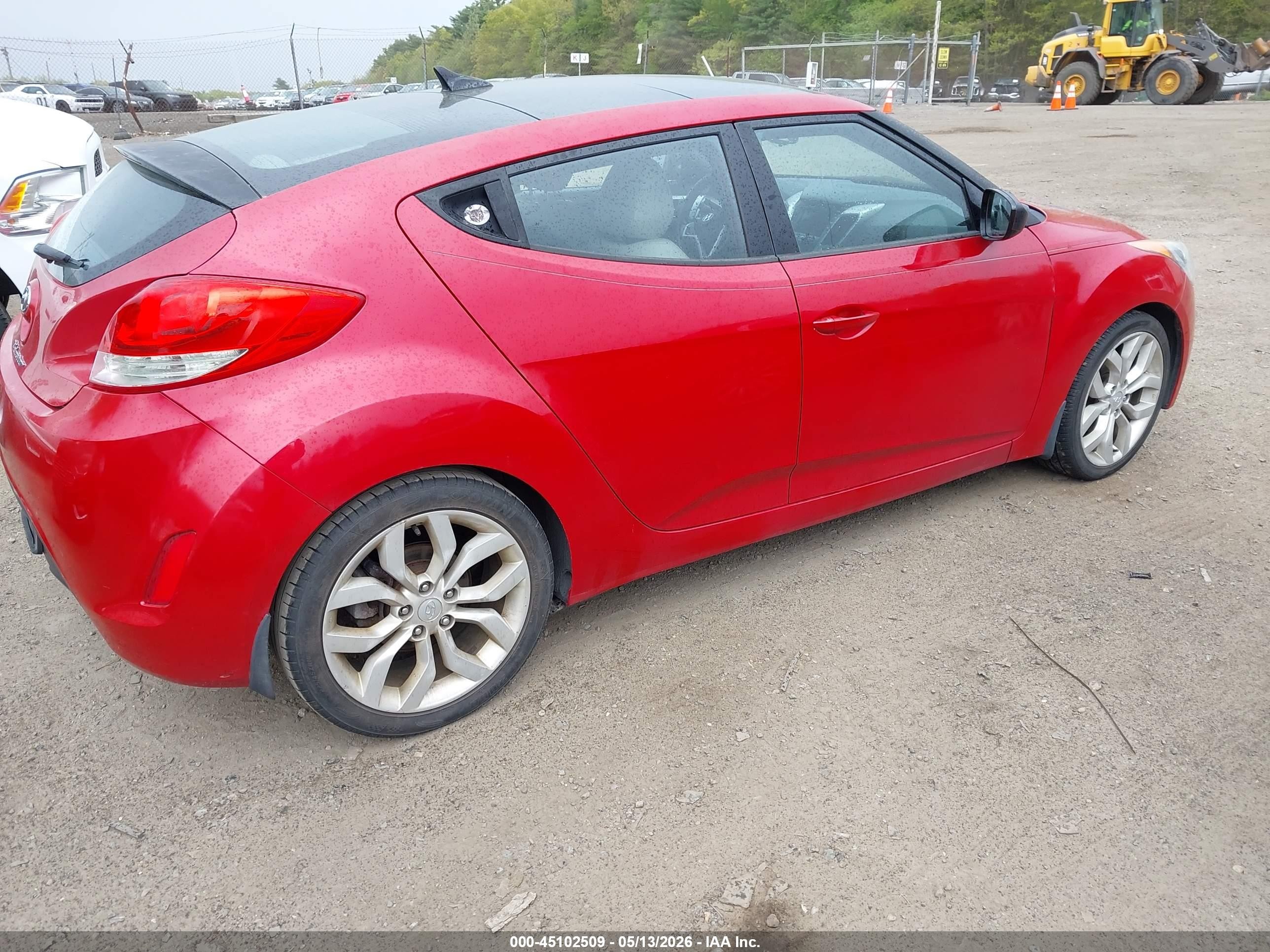 2013 Hyundai Veloster Base W/gray Красный vin: KMHTC6AD7DU175588