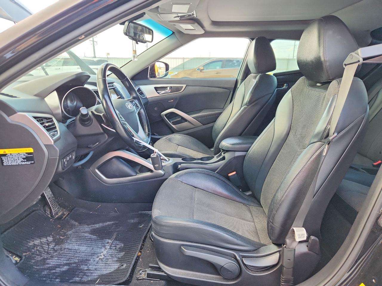 2014 Hyundai Veloster Base Черный vin: KMHTC6AD7EU212270