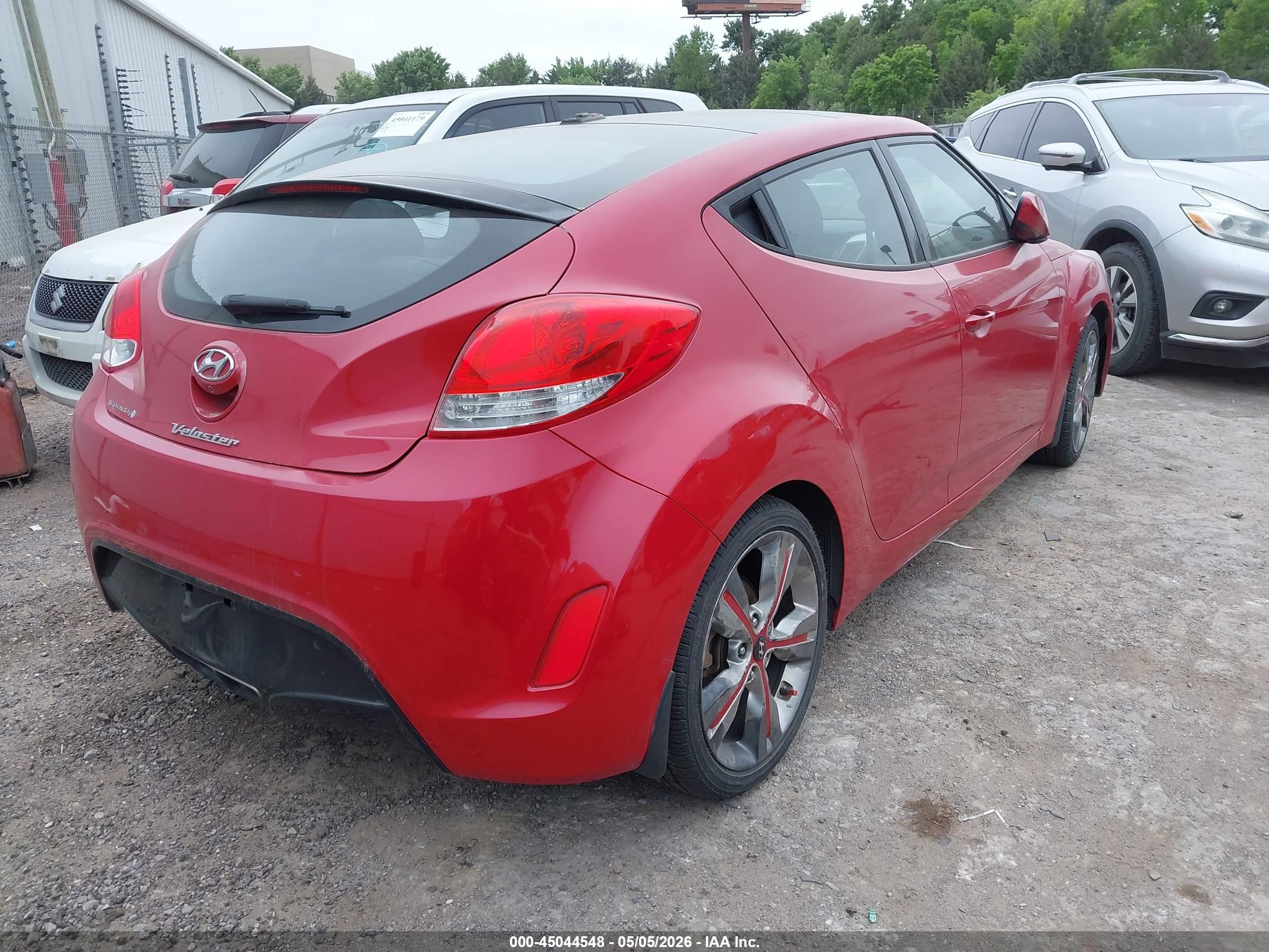 2016 Hyundai Veloster   Red vin: KMHTC6AD7GU286999