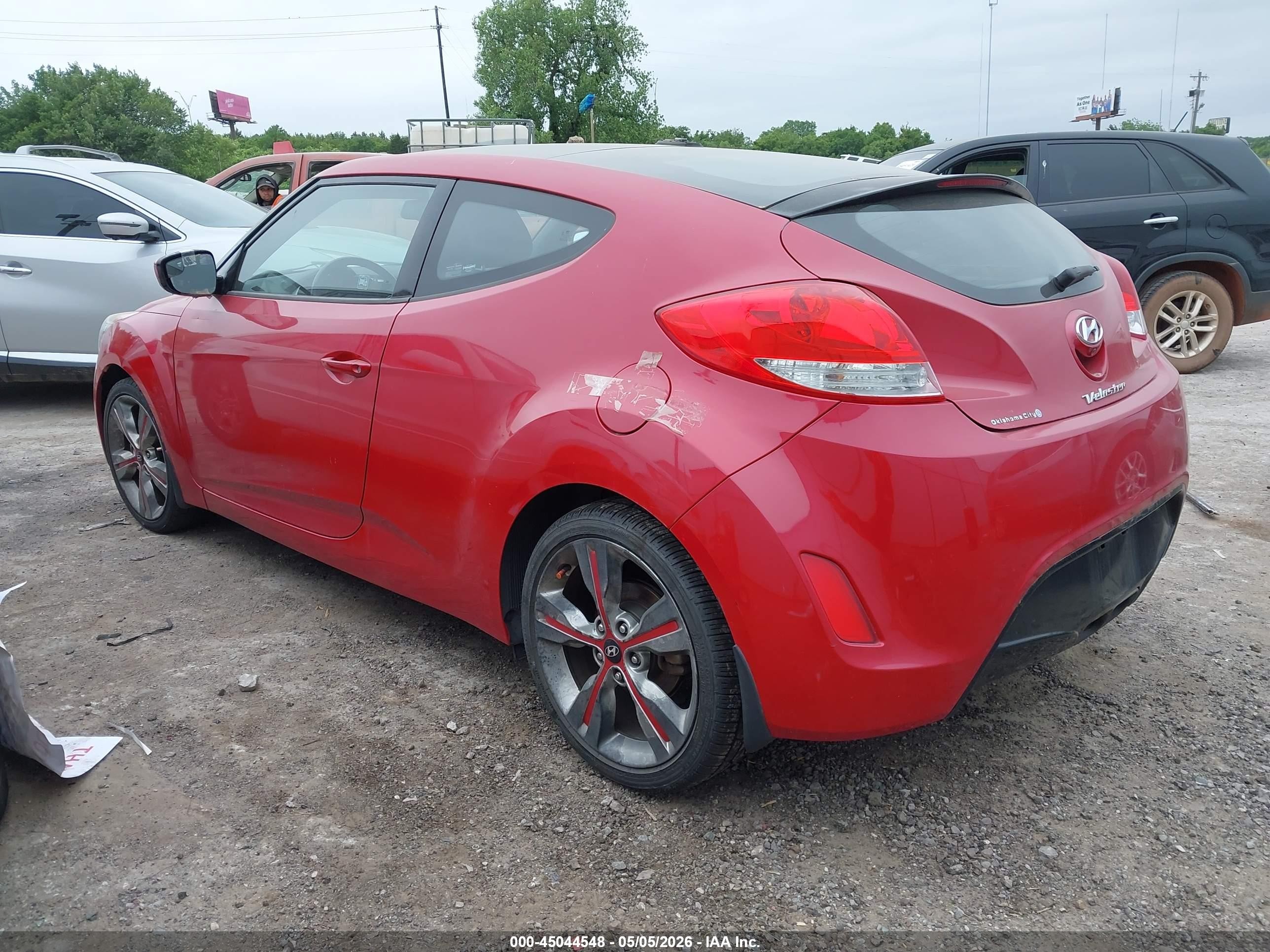 2016 Hyundai Veloster   Red vin: KMHTC6AD7GU286999