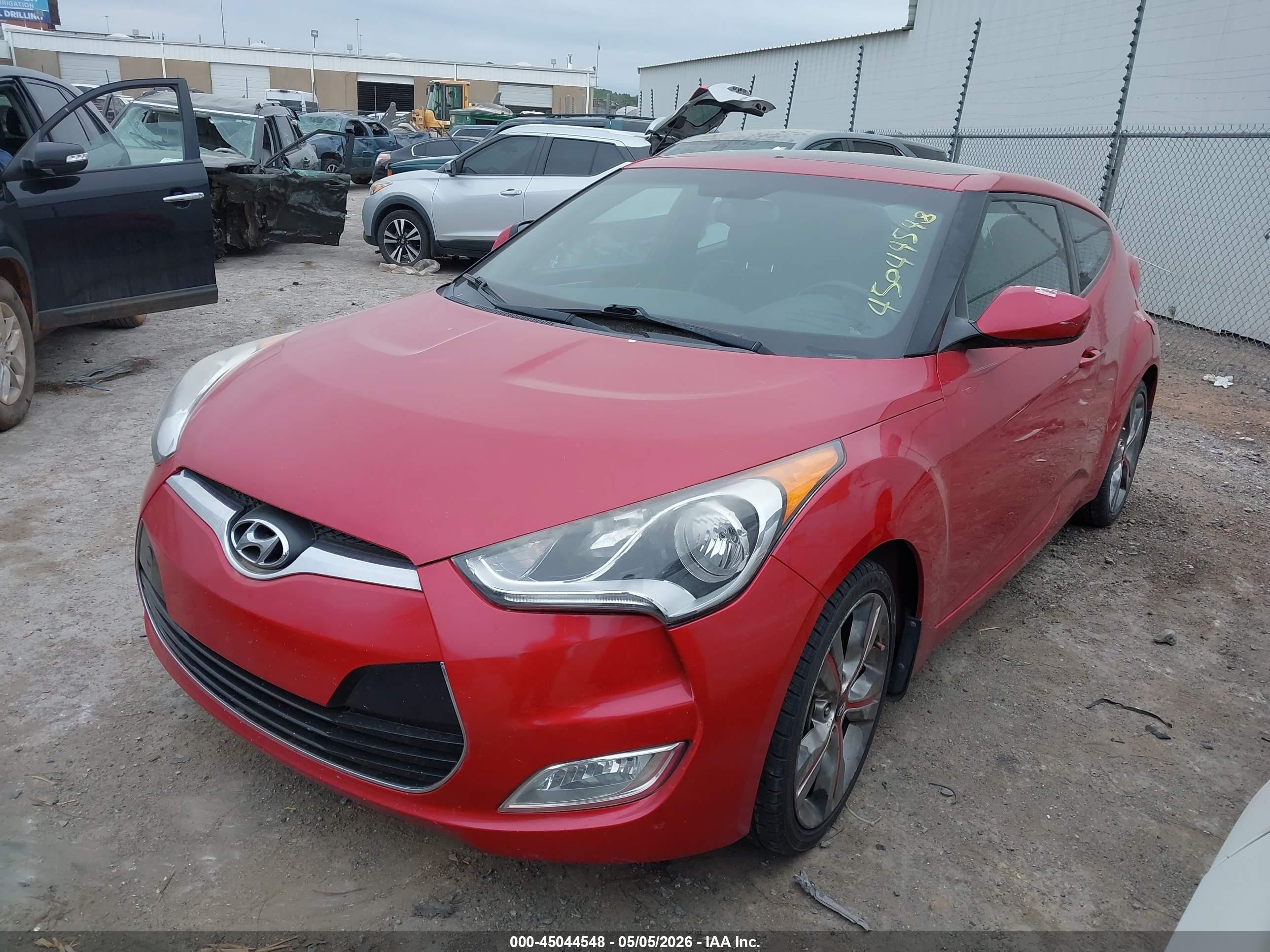 2016 Hyundai Veloster   Red vin: KMHTC6AD7GU286999