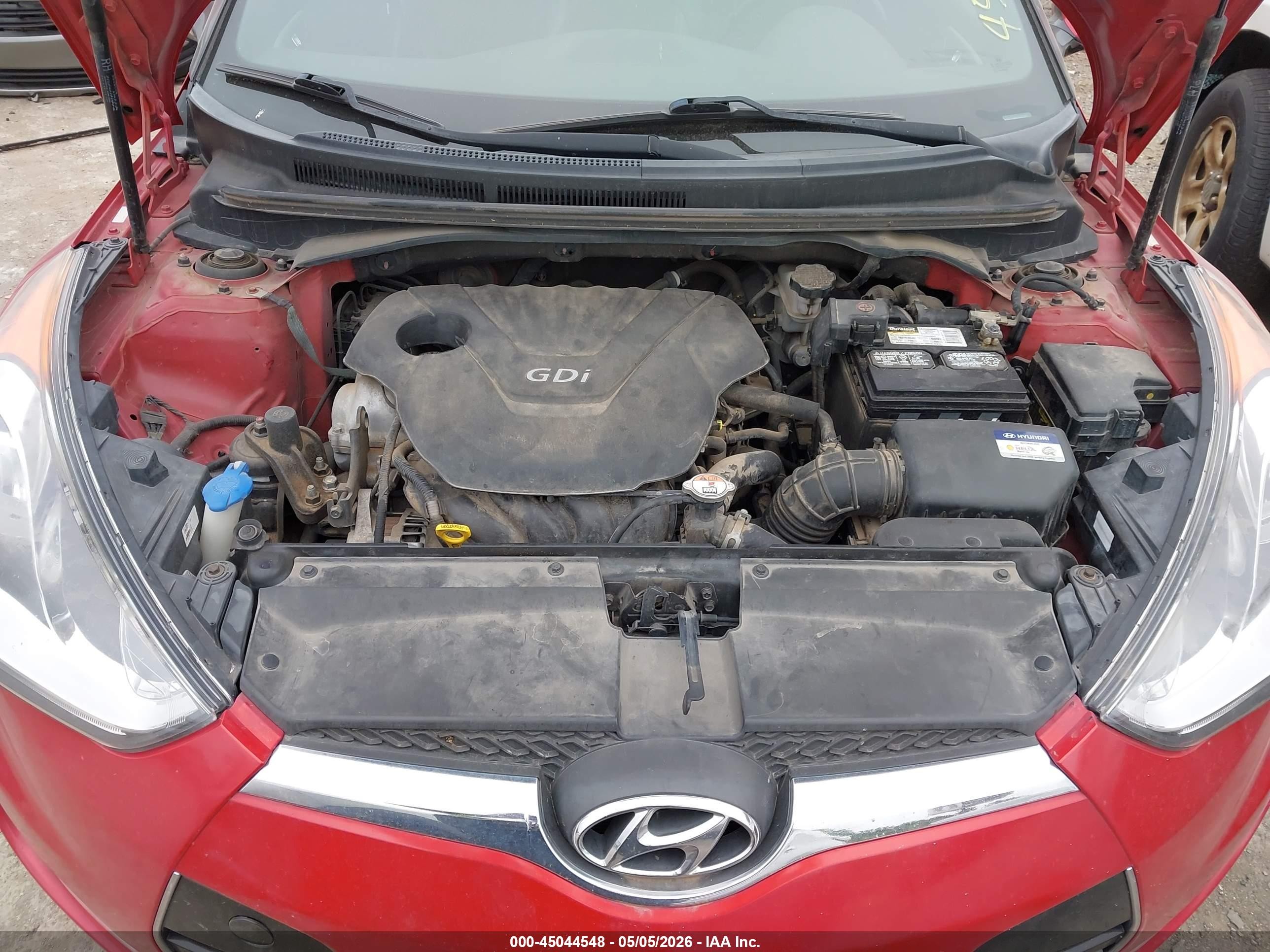 2016 Hyundai Veloster   Red vin: KMHTC6AD7GU286999
