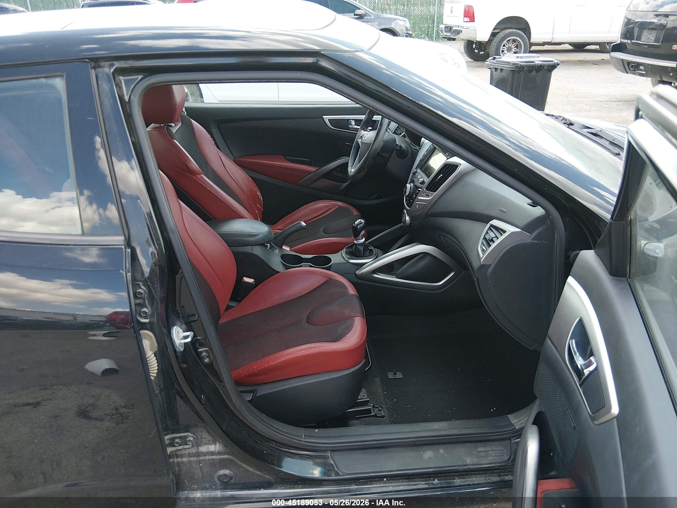 2012 Hyundai Veloster Base W/red/black Черный vin: KMHTC6AD8CU024404