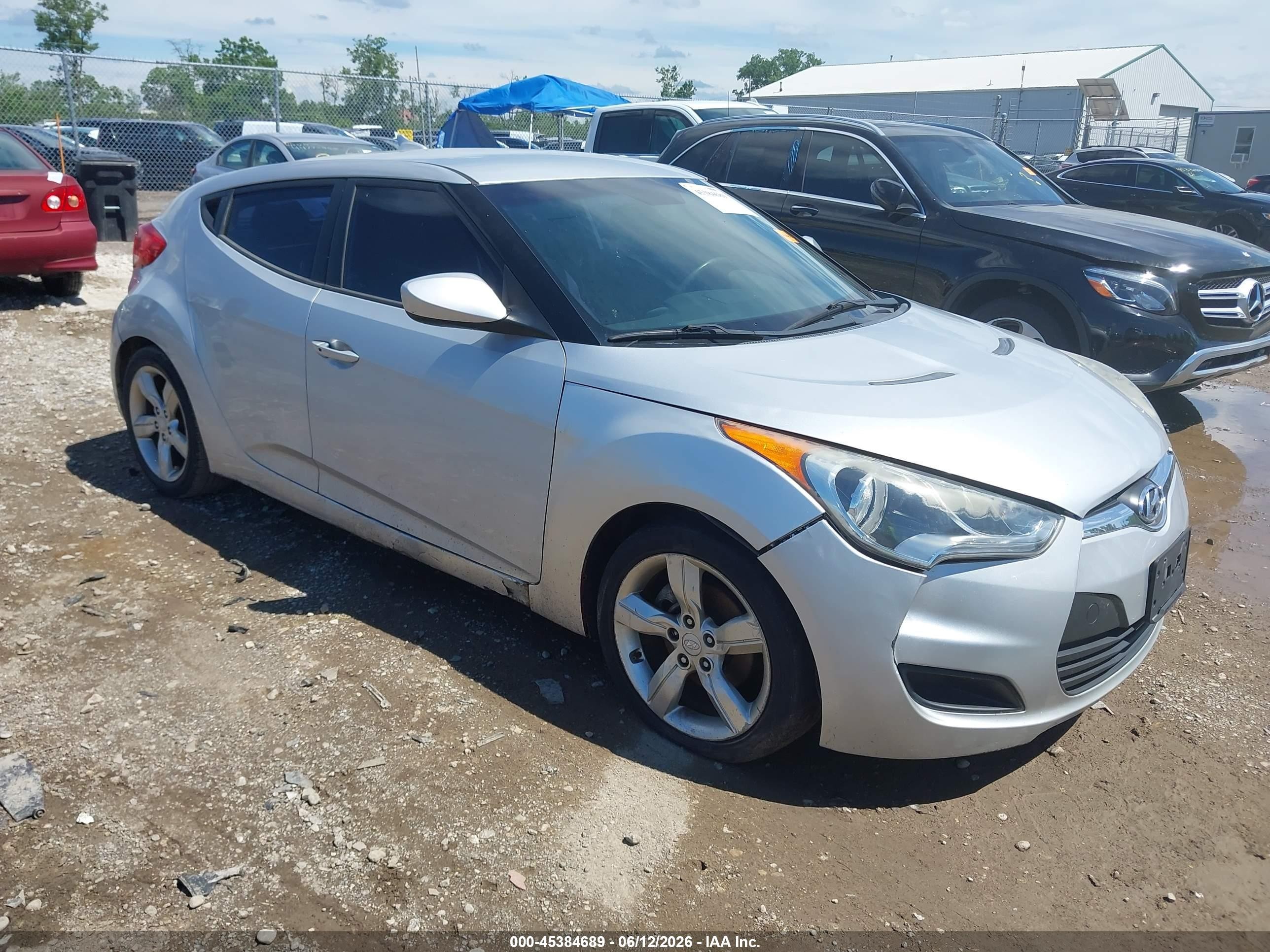2012 Hyundai Veloster Base W/gray Silver vin: KMHTC6AD8CU049738
