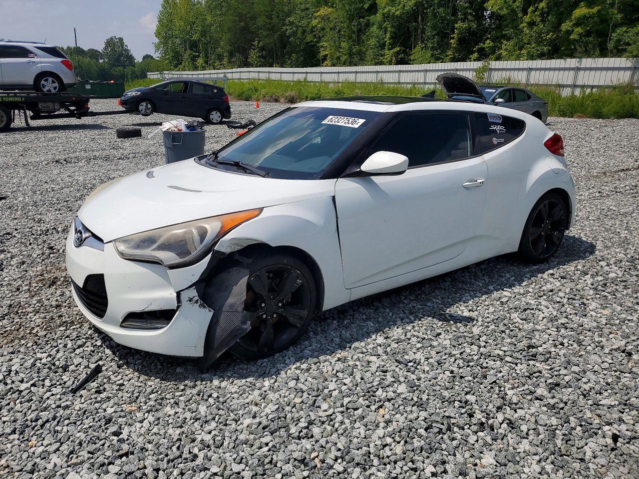 2012 Hyundai Veloster Base White vin: KMHTC6AD8CU058908