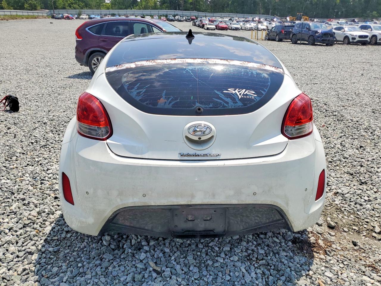 2012 Hyundai Veloster Base White vin: KMHTC6AD8CU058908