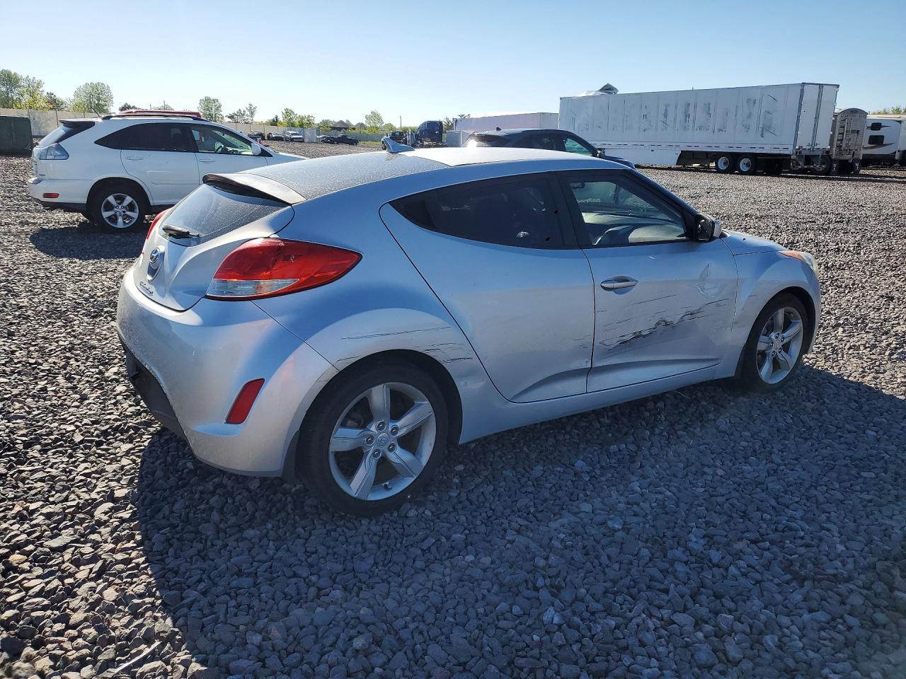2012 Hyundai Veloster Base Silver vin: KMHTC6AD8CU065552