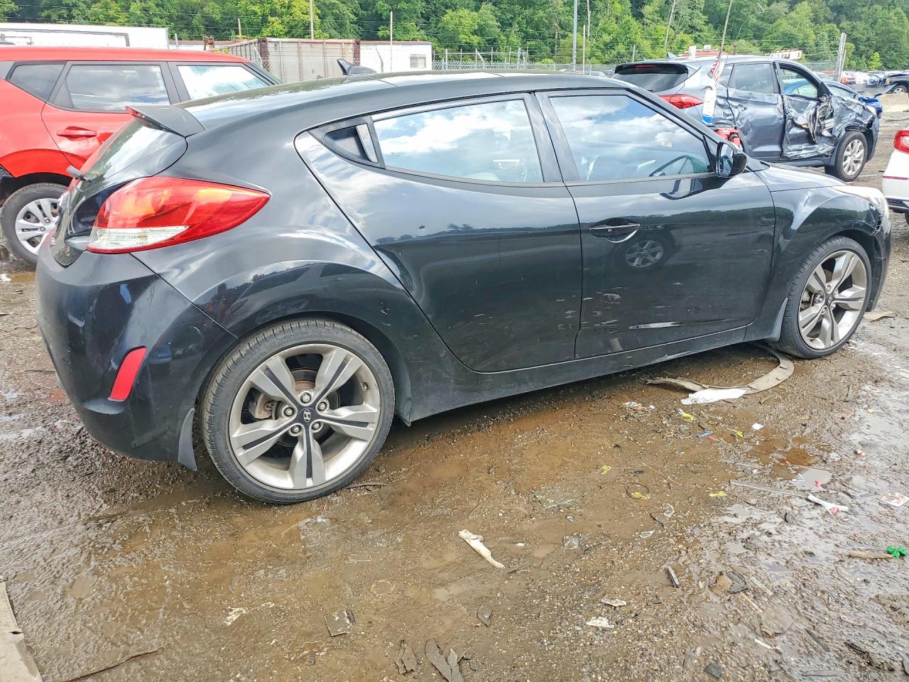 2012 Hyundai Veloster Base Black vin: KMHTC6AD8CU072422
