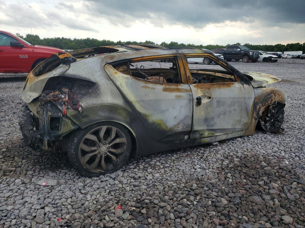 2012 Hyundai Veloster Base Burn vin: KMHTC6AD8CU081430