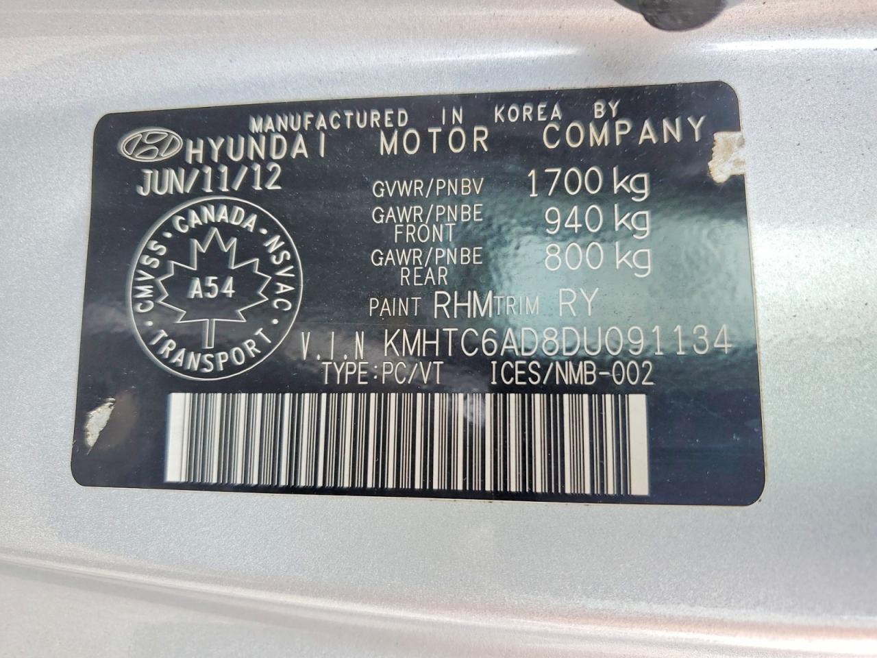 2013 Hyundai Veloster Base Silver vin: KMHTC6AD8DU091134