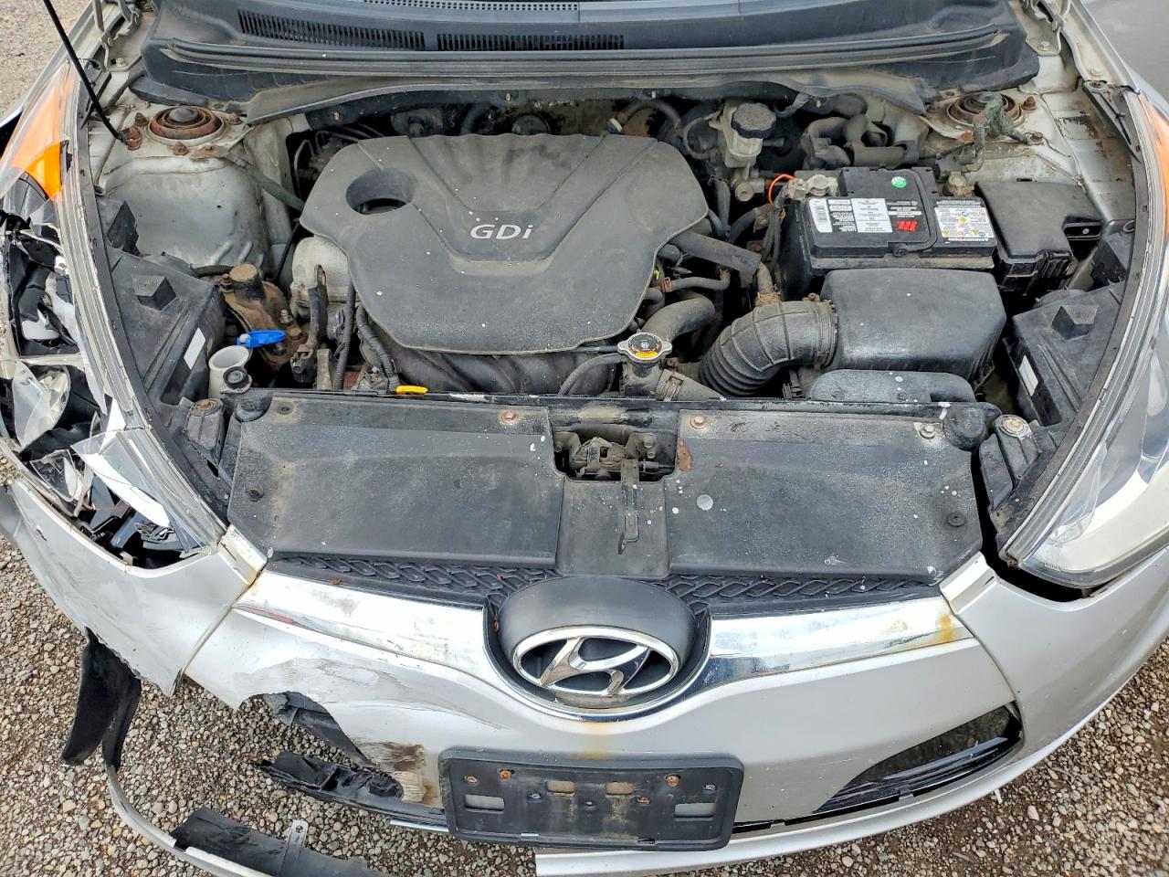 2013 Hyundai Veloster Base Silver vin: KMHTC6AD8DU091134