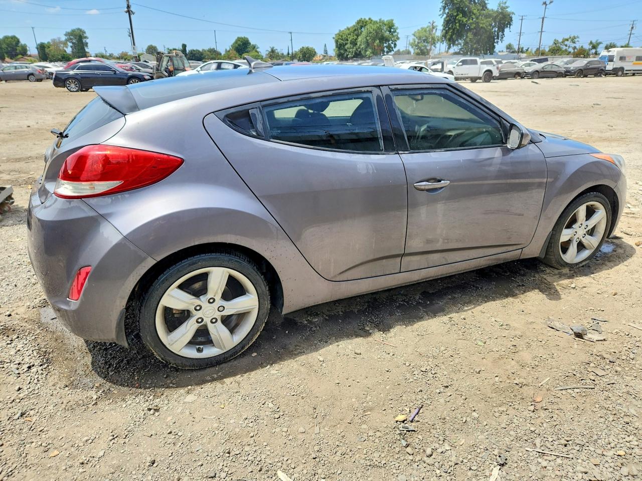 2013 Hyundai Veloster Base Gray vin: KMHTC6AD8DU095491