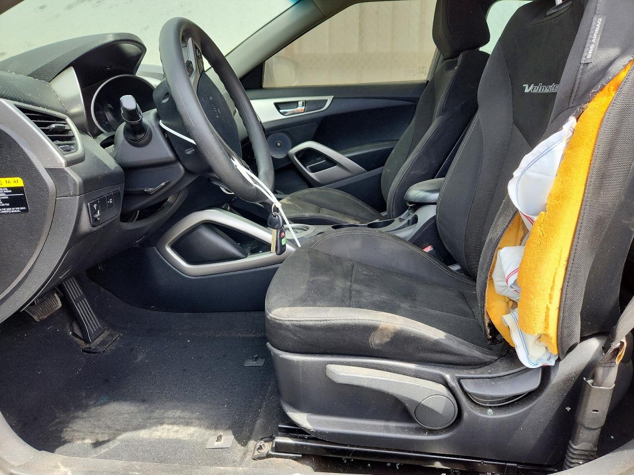 2013 Hyundai Veloster Base Gray vin: KMHTC6AD8DU095491