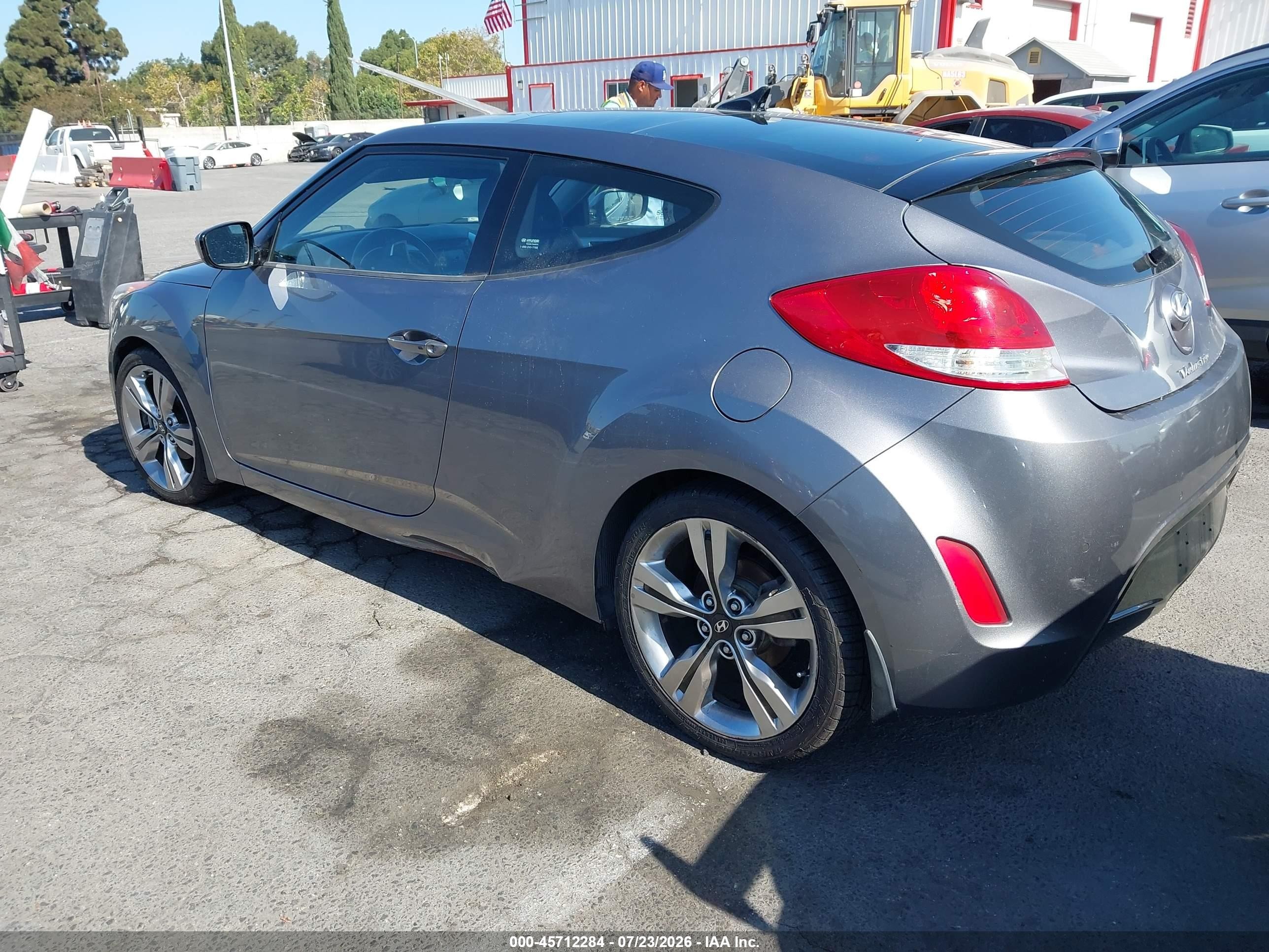 2013 Hyundai Veloster Base W/black Серебряный vin: KMHTC6AD8DU101595