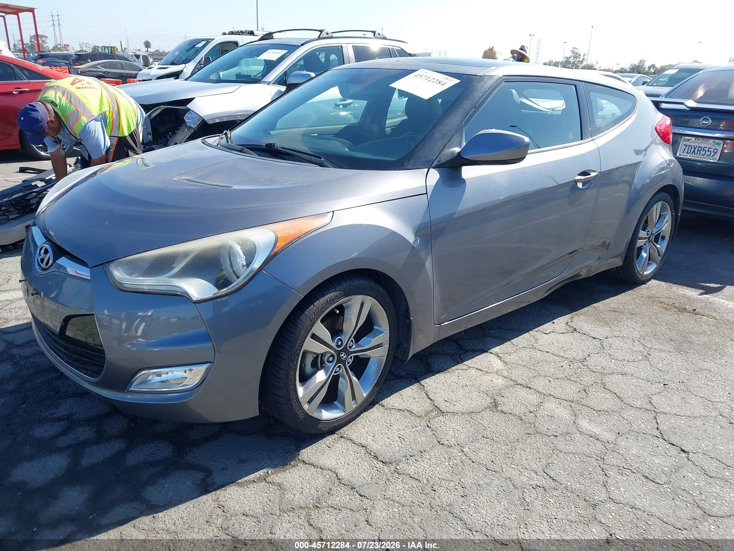 2013 Hyundai Veloster Base W/black Серебряный vin: KMHTC6AD8DU101595