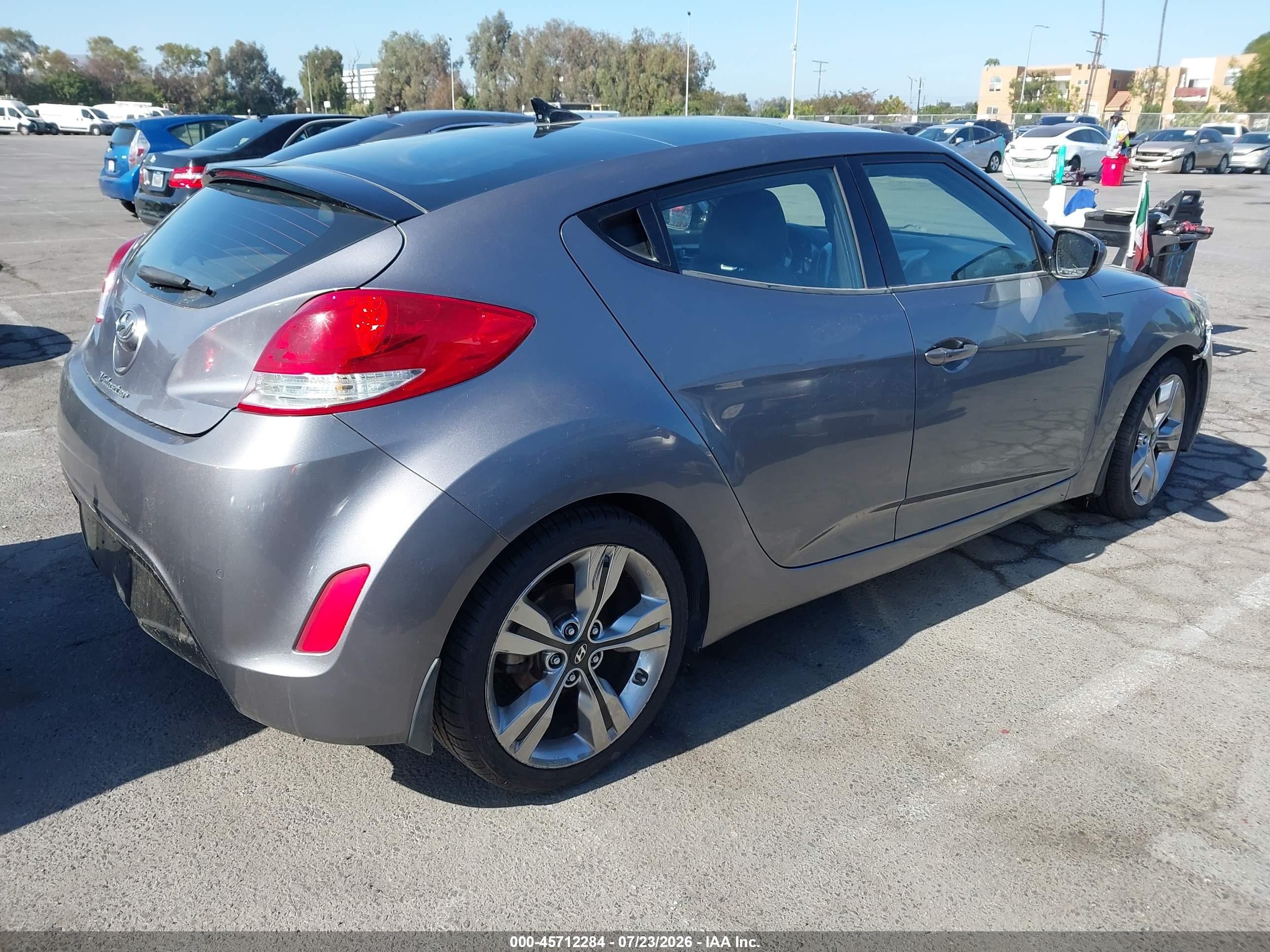 2013 Hyundai Veloster Base W/black Серебряный vin: KMHTC6AD8DU101595