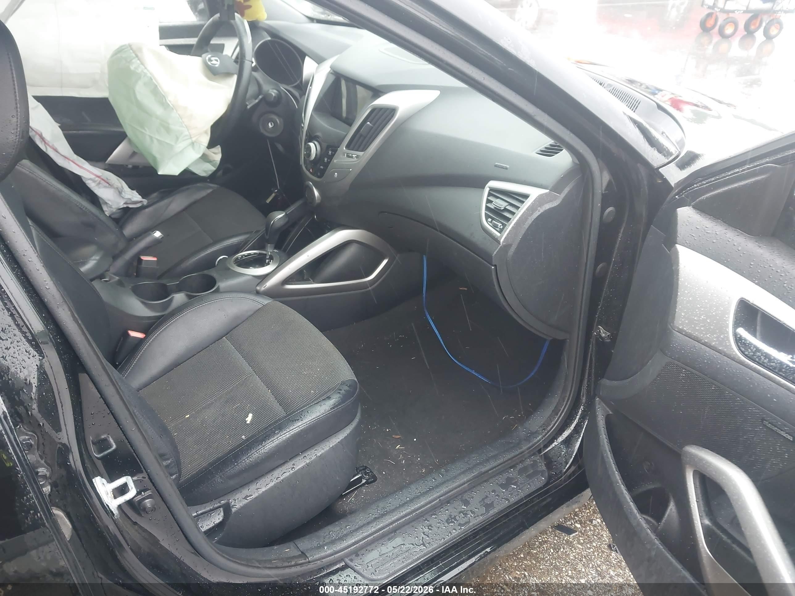 2013 Hyundai Veloster Base W/black Black vin: KMHTC6AD8DU134774