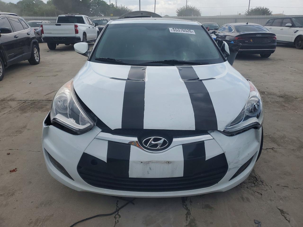 2013 Hyundai Veloster Base White vin: KMHTC6AD8DU137674