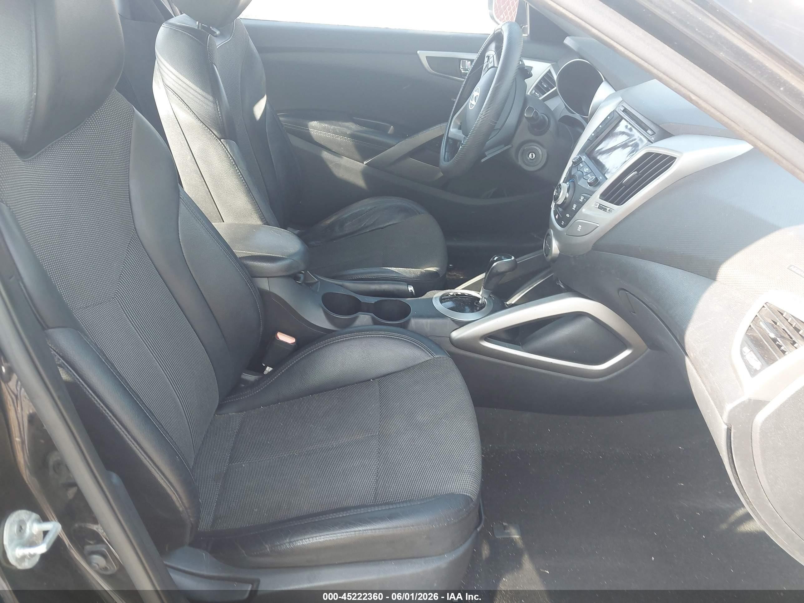 2013 Hyundai Veloster Base W/black Black vin: KMHTC6AD8DU147914