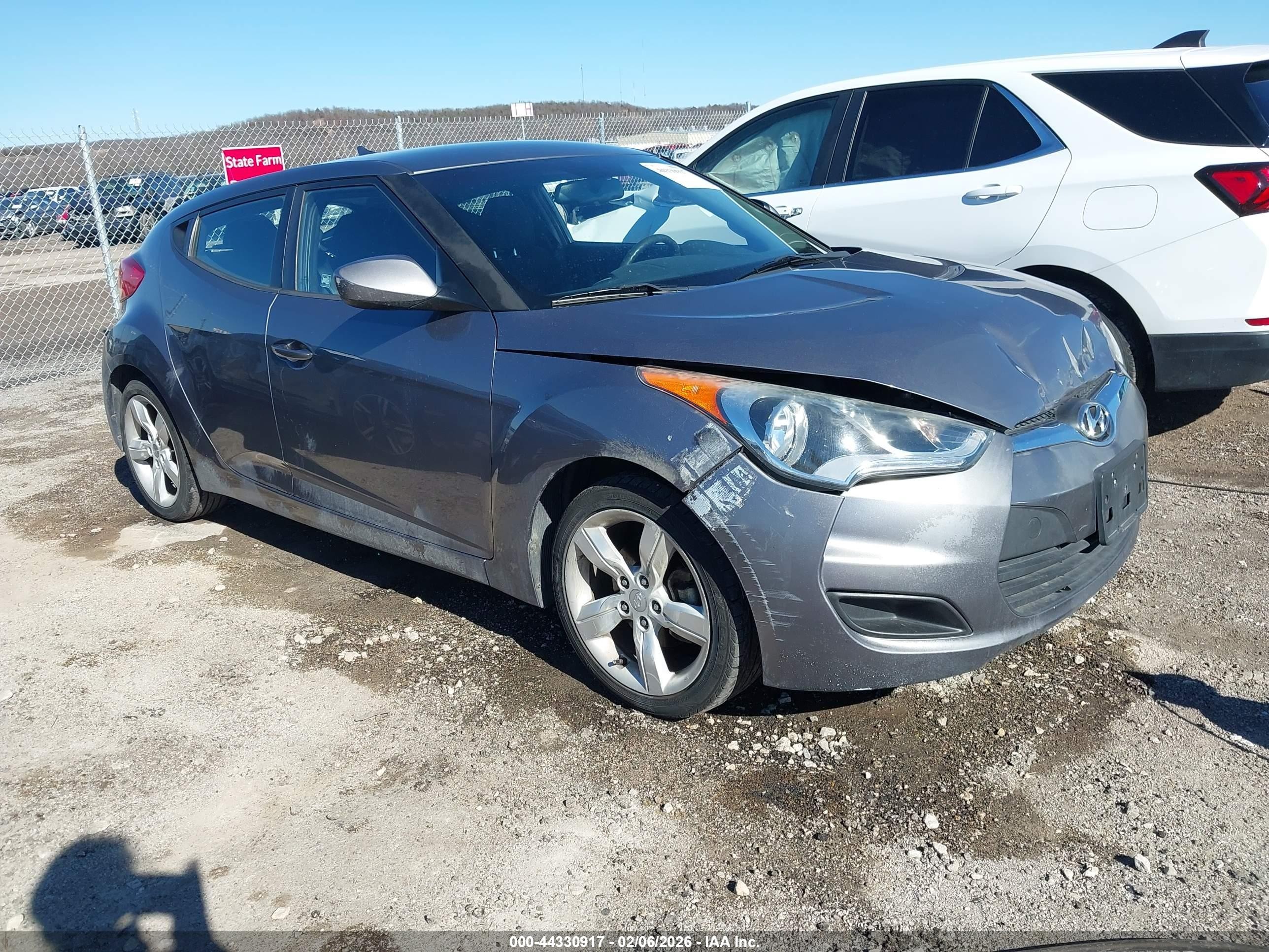 2014 Hyundai Veloster Base W/black Gray vin: KMHTC6AD8EU186522