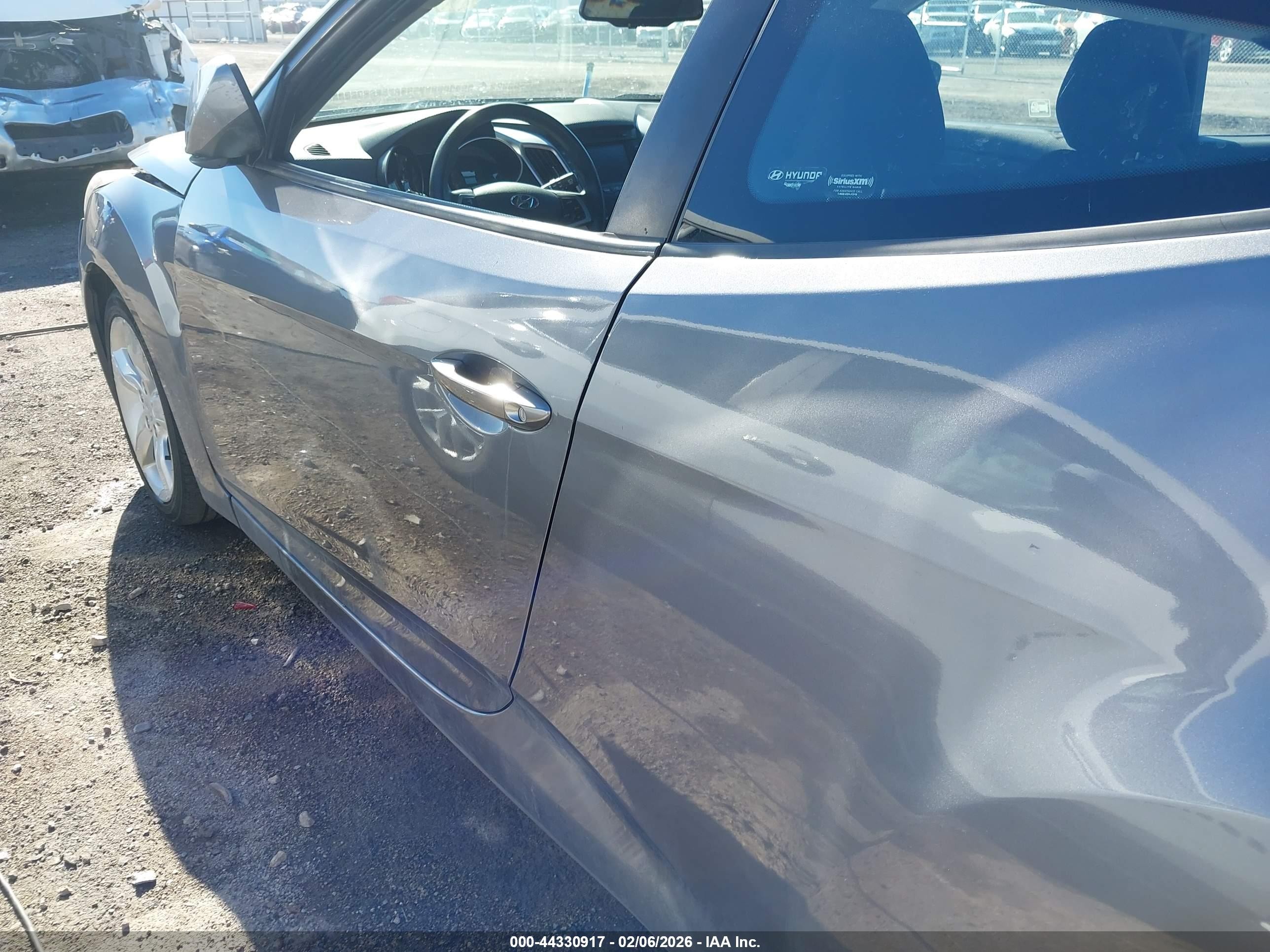 2014 Hyundai Veloster Base W/black Gray vin: KMHTC6AD8EU186522