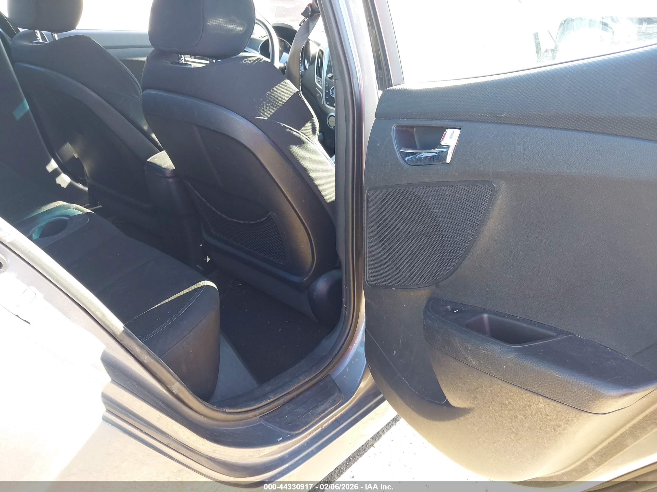 2014 Hyundai Veloster Base W/black Gray vin: KMHTC6AD8EU186522