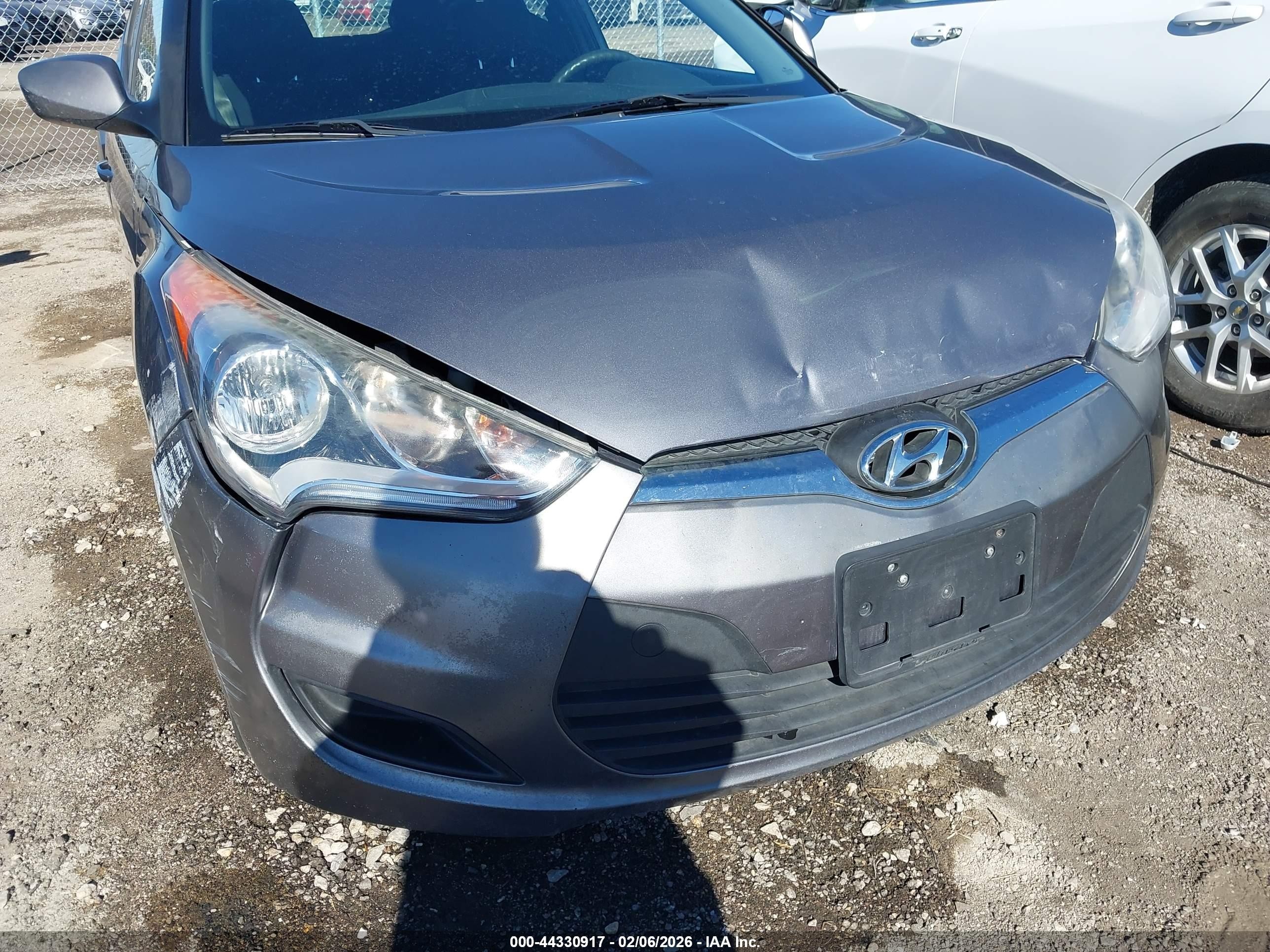 2014 Hyundai Veloster Base W/black Gray vin: KMHTC6AD8EU186522